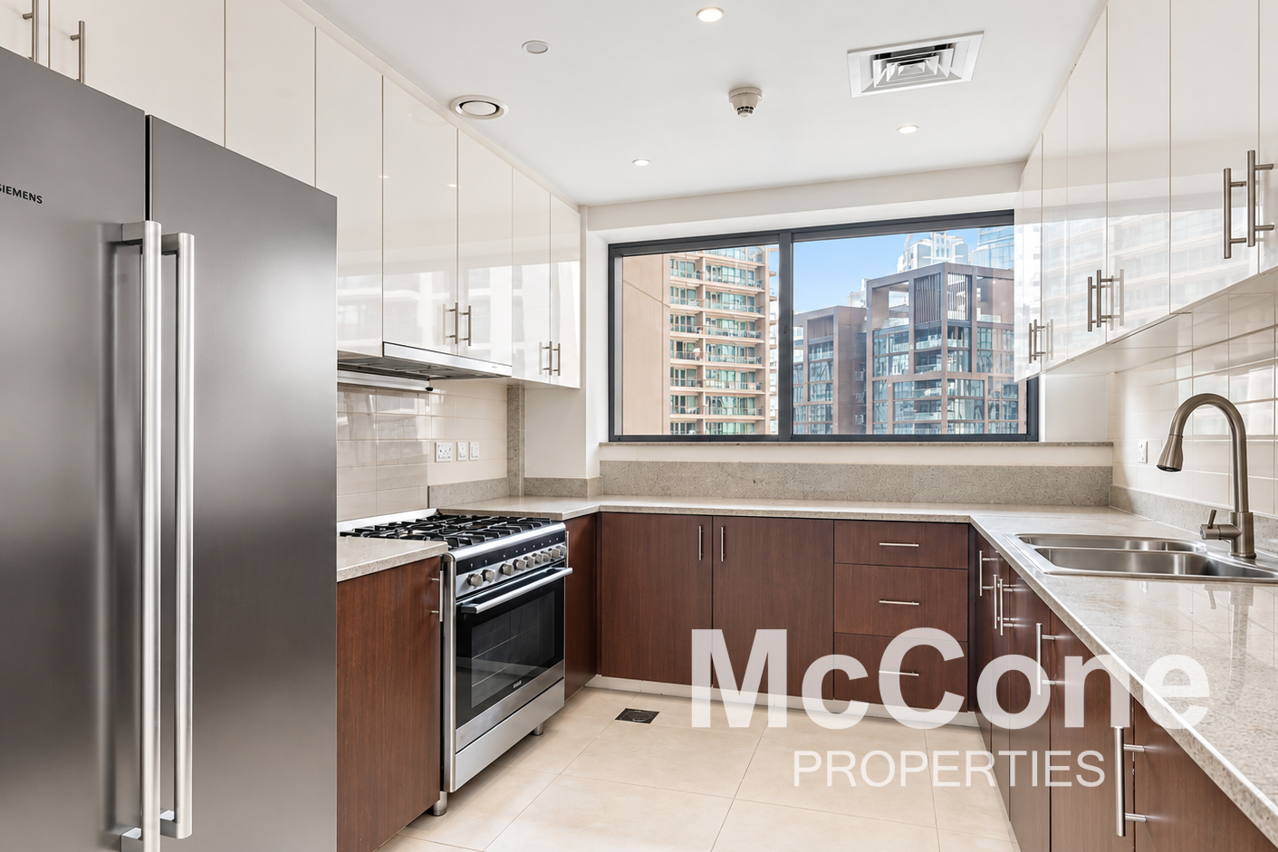 2 Bedroom Apartment for Rent in Boulevard Crescent Tower 2, Downtown Dubai — photo 3 of 20