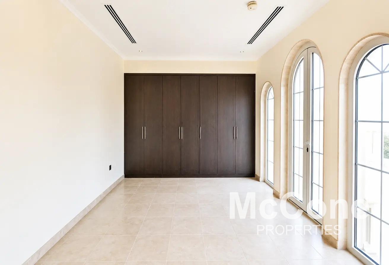 3 Bedroom Villa for Rent in District 7, Jumeirah Park — photo 3 of 10