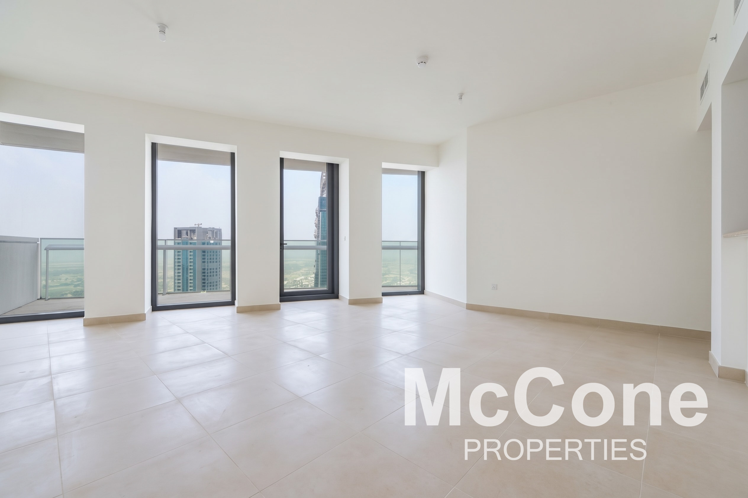 2 Bedroom Apartment for Rent in Burj Vista Tower 1, Downtown Dubai — photo 2 of 11