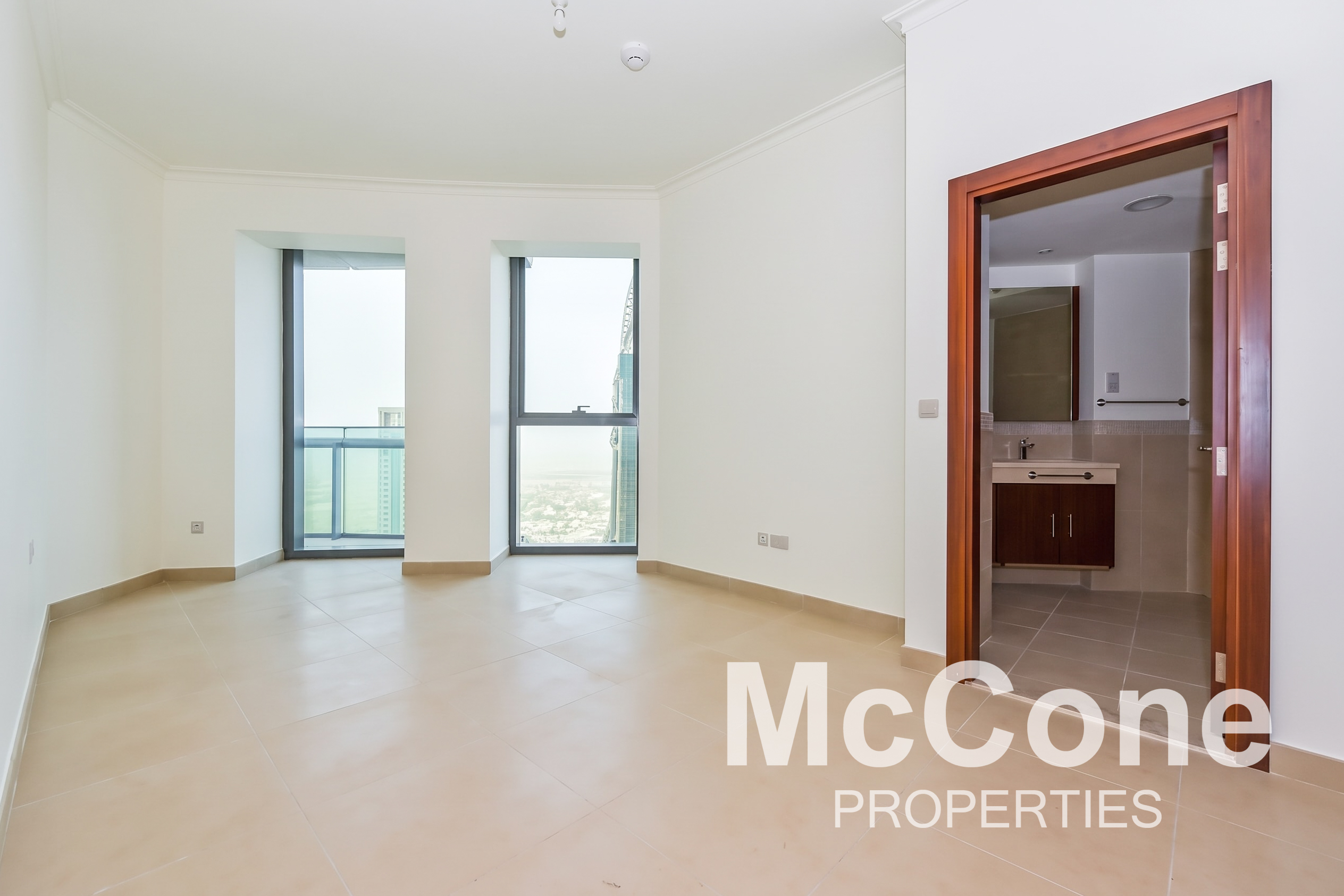 2 Bedroom Apartment for Rent in Burj Vista Tower 1, Downtown Dubai — photo 4 of 11