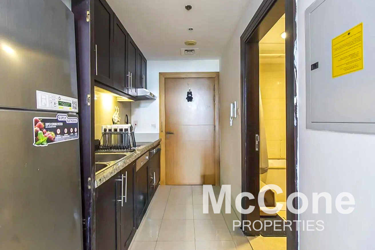 Studio Apartment for Rent in The Links Canal Apartments, The Views — photo 6 of 10