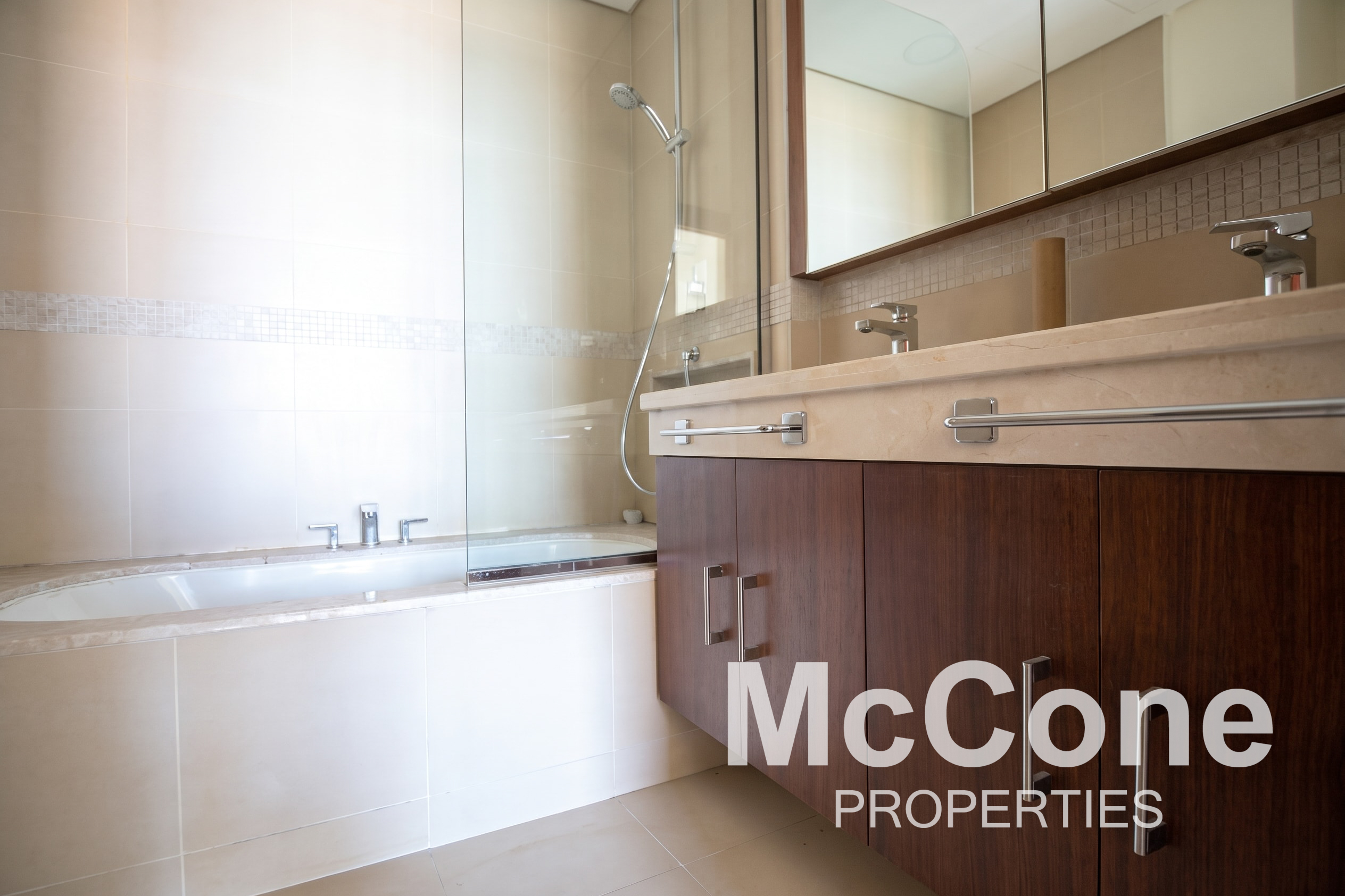 2 Bedroom Apartment for Rent in Burj Vista Tower 1, Downtown Dubai — photo 9 of 10