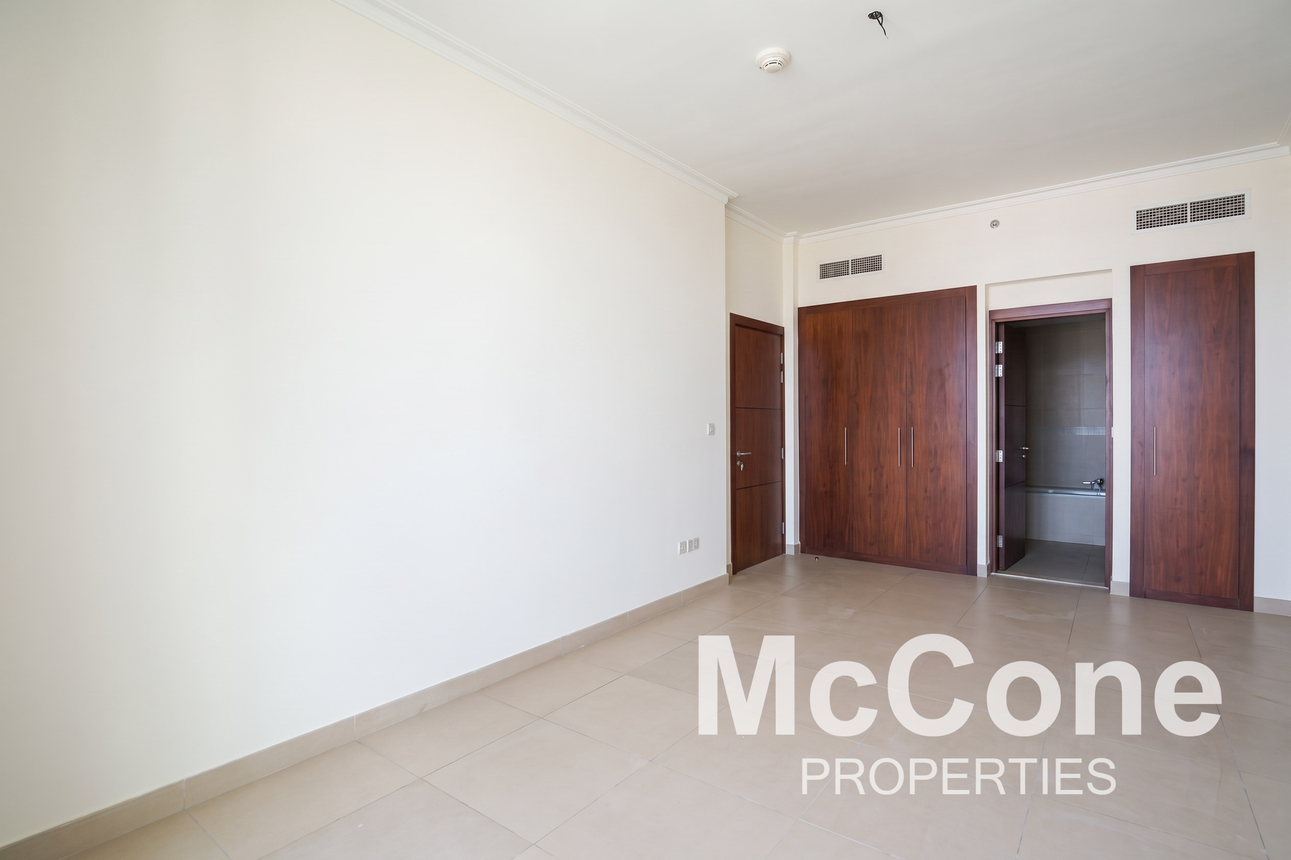 2 Bedroom Apartment for Rent in Burj Vista Tower 1, Downtown Dubai — photo 8 of 10