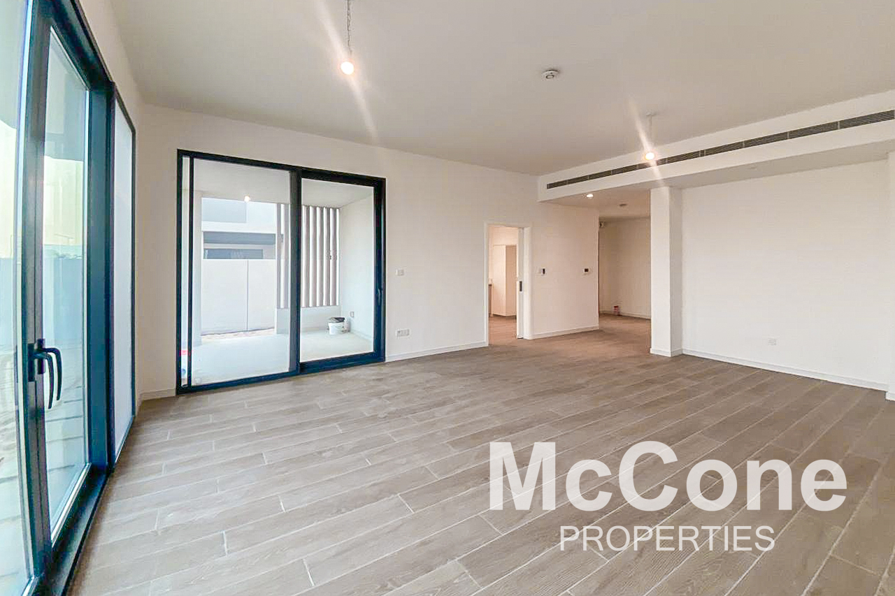 4 Bedroom Townhouse for Rent in Jebel Ali Village Townhouses, Jebel Ali — photo 2 of 18