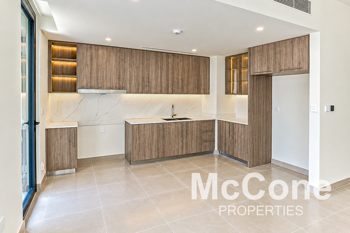 3 Bedroom Townhouse for Rent in May, Arabian Ranches 3 — photo 3 of 19