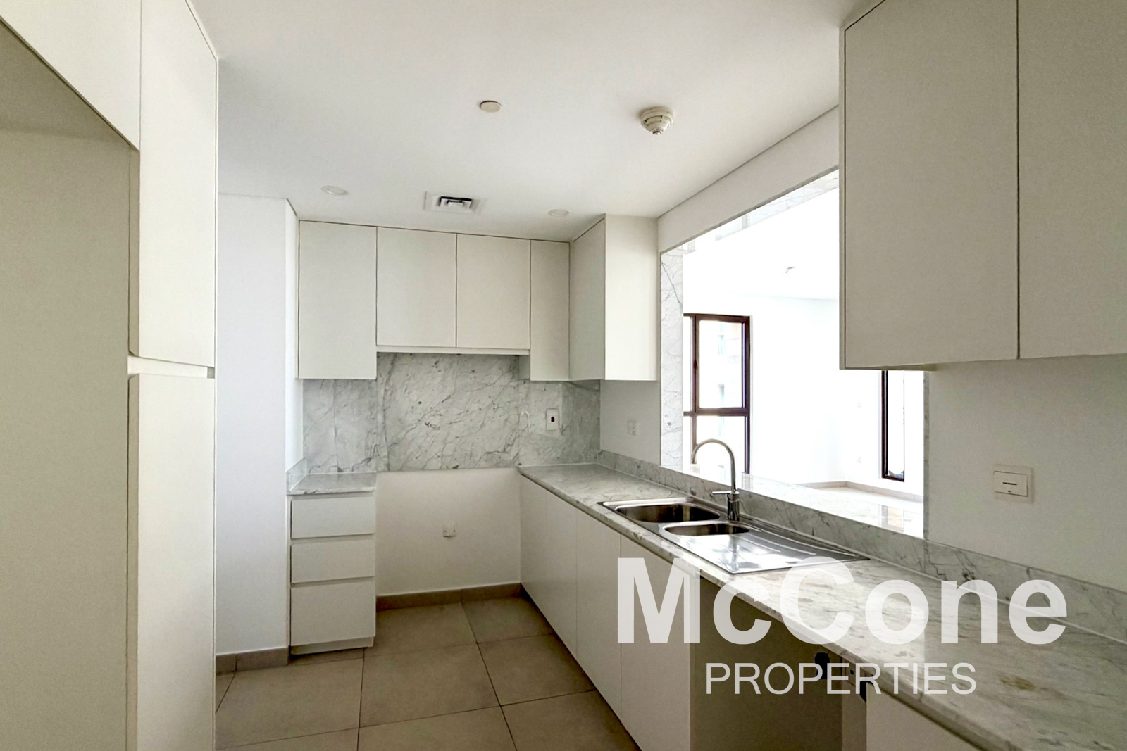 2 Bedroom Apartment for Rent in Lamtara 3, Umm Suqeim — photo 5 of 17