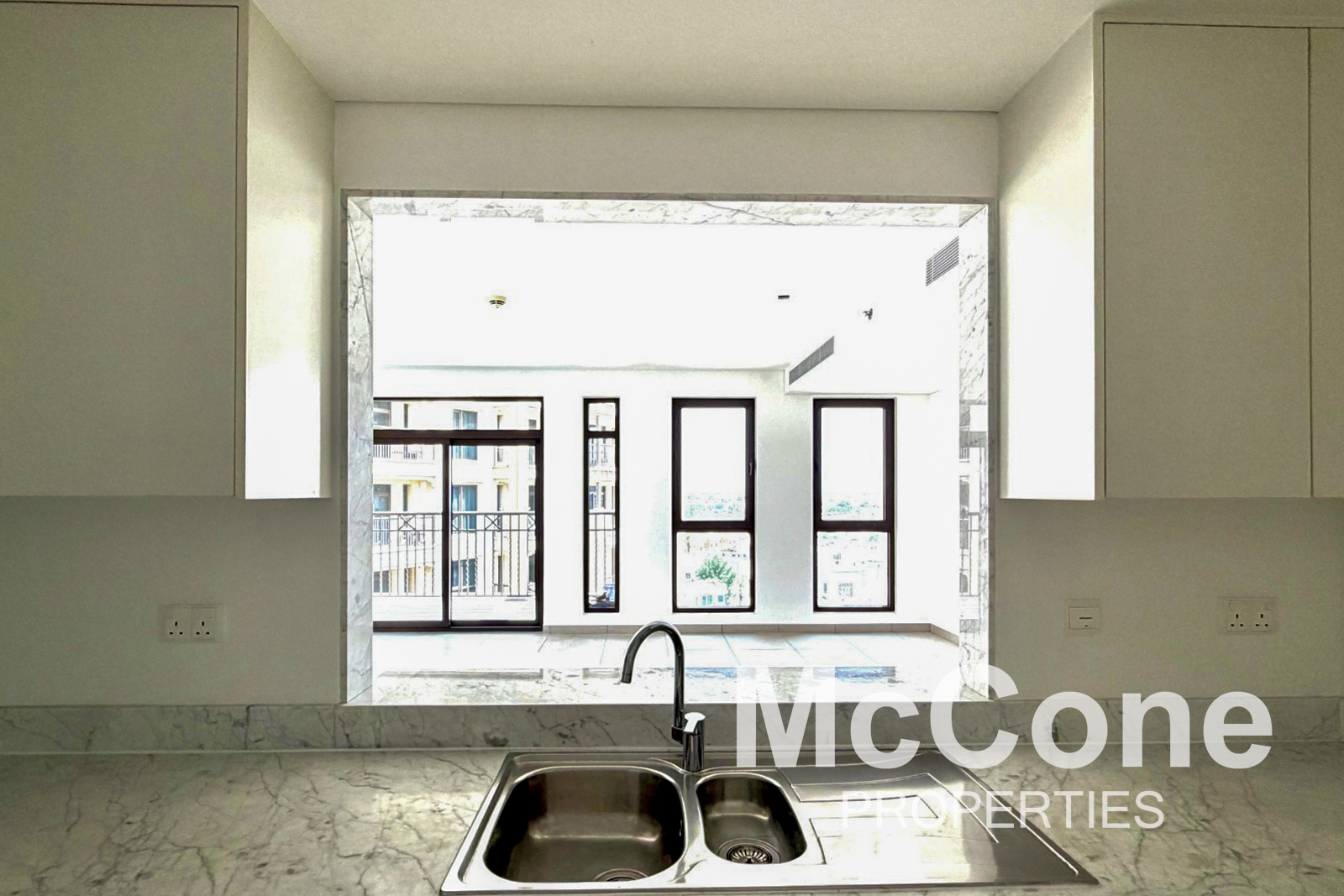 2 Bedroom Apartment for Rent in Lamtara 3, Umm Suqeim — photo 6 of 17