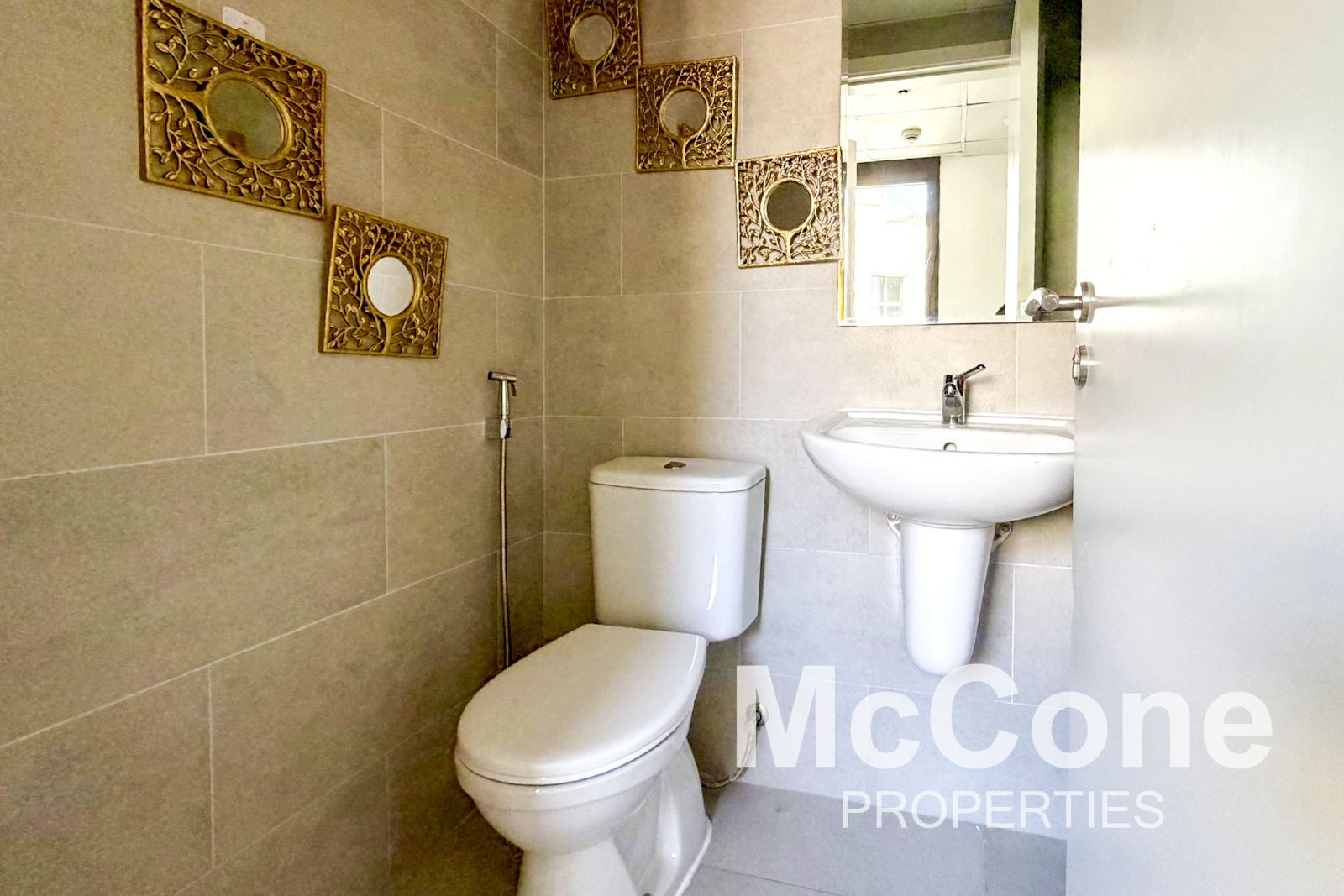 2 Bedroom Apartment for Rent in Lamtara 3, Umm Suqeim — photograph 15 of 17