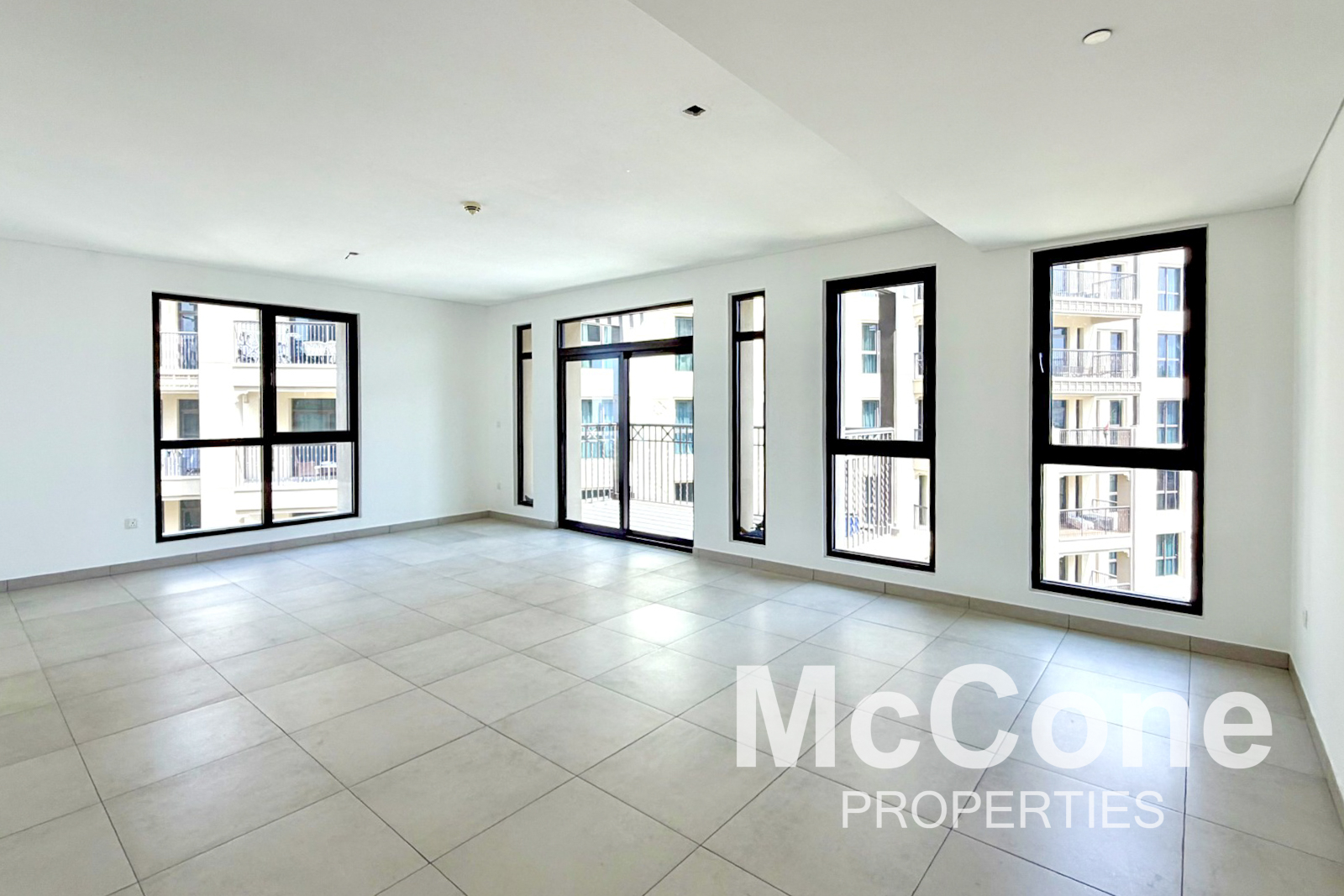 2 Bedroom Apartment for Rent in Lamtara 3, Umm Suqeim — photo 4 of 17