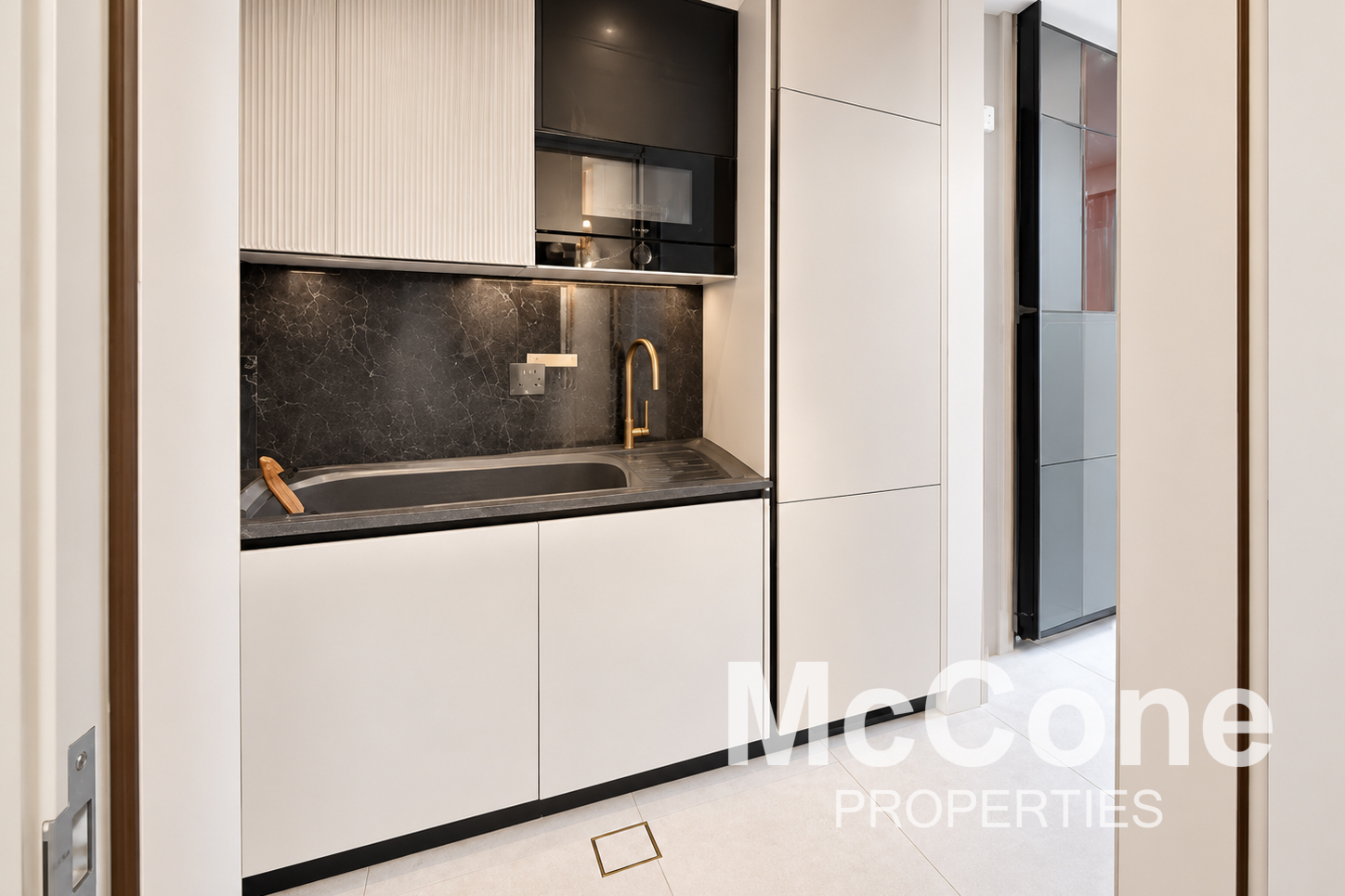 Studio Apartment for Rent in Hyde Walk, Al Satwa — photo 9 of 15