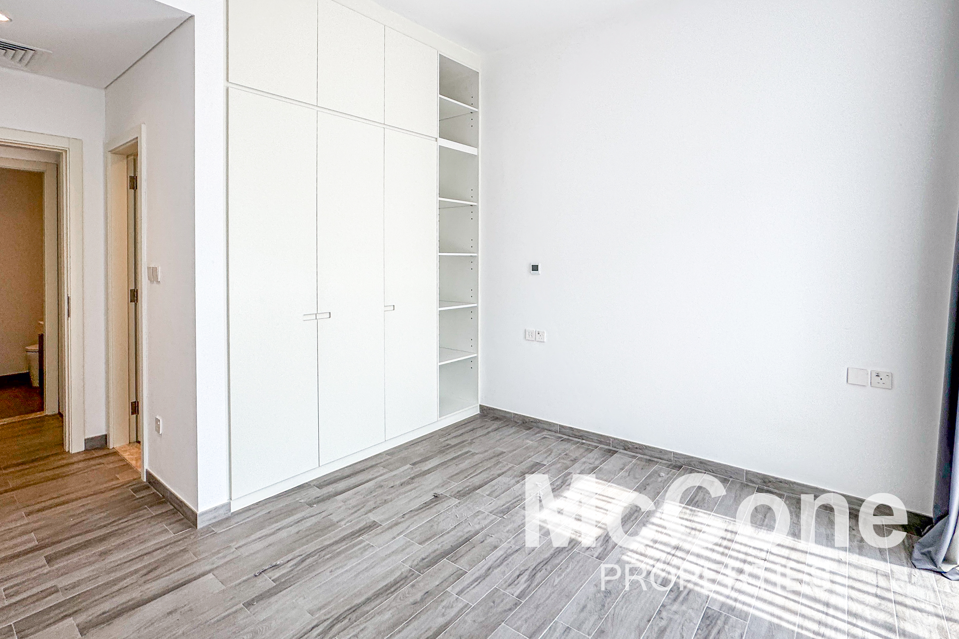 1 Bedroom Apartment for Rent in Belgravia Square, Jumeirah Village Circle — photo 8 of 17