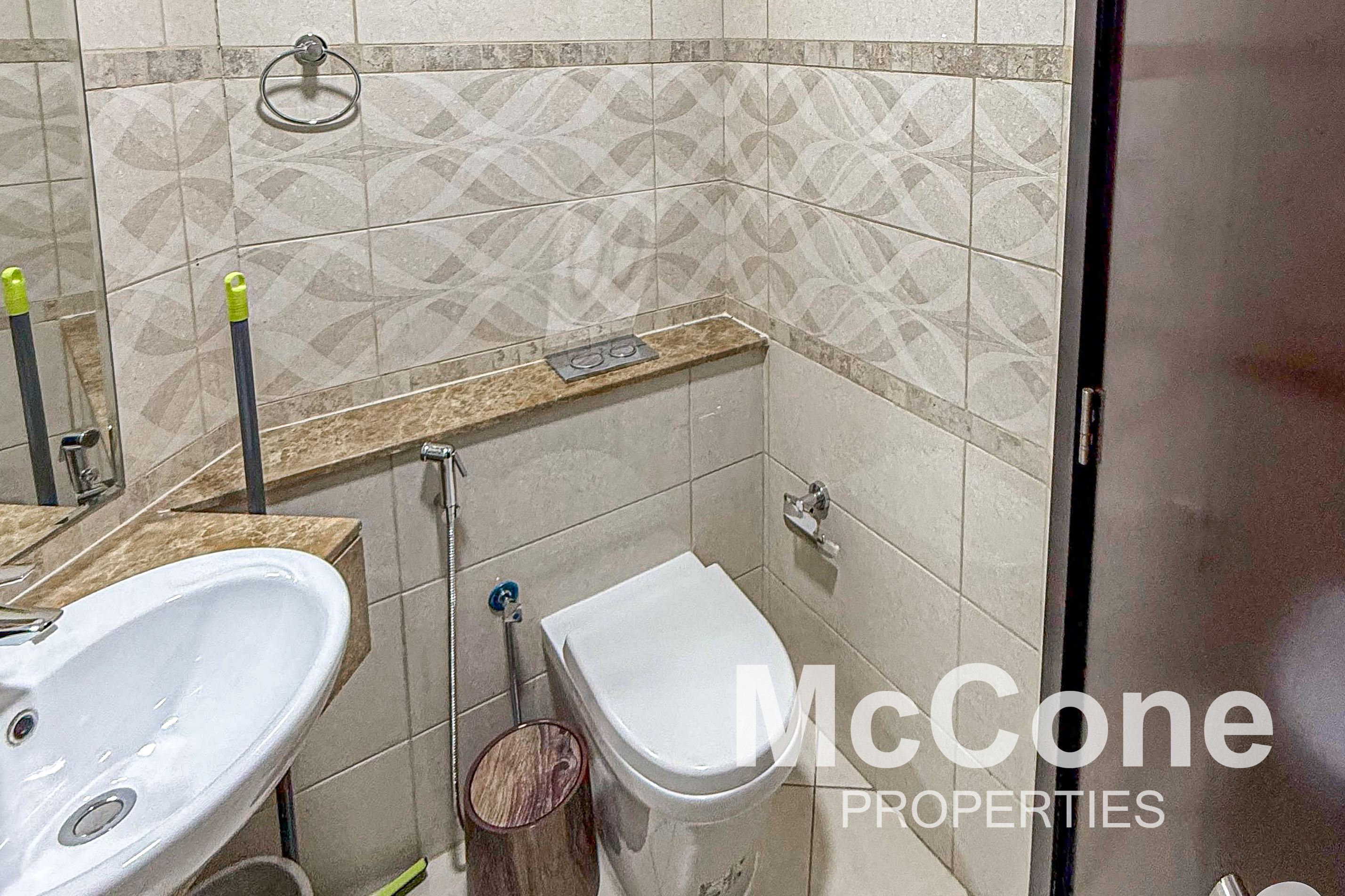 Studio Apartment for Rent in The Court, Business Bay — photograph 12 of 13