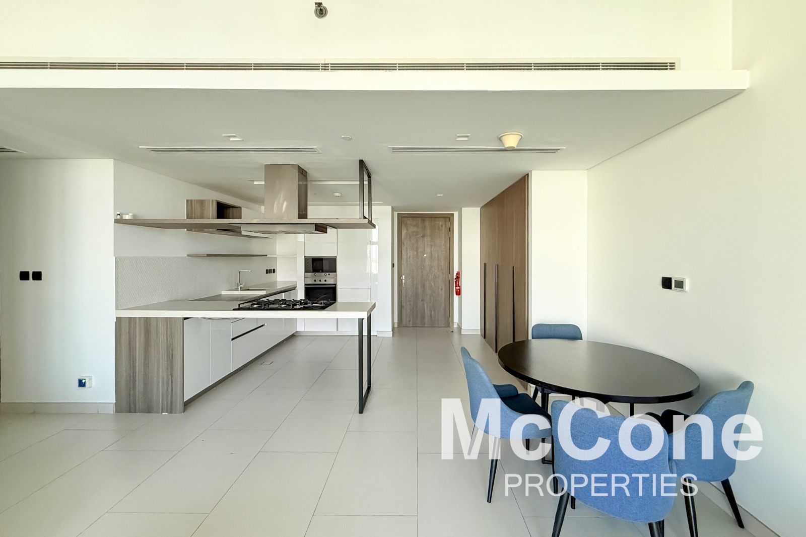2 Bedroom Apartment for Rent in Soho Palm Jumeirah, Palm Jumeirah — photo 5 of 26