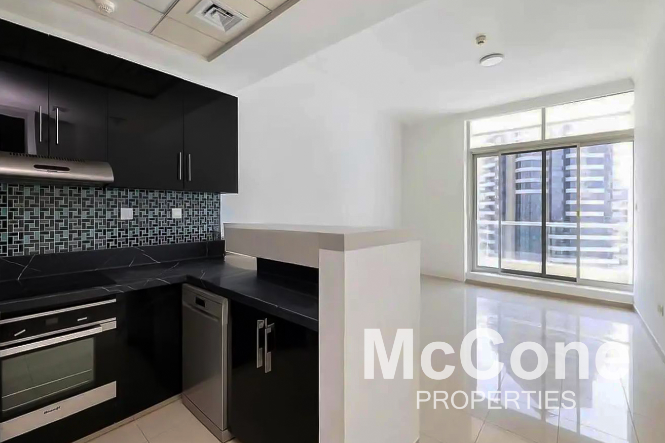 Studio Apartment for Rent in Botanica Tower, Dubai Marina — photo 2 of 10