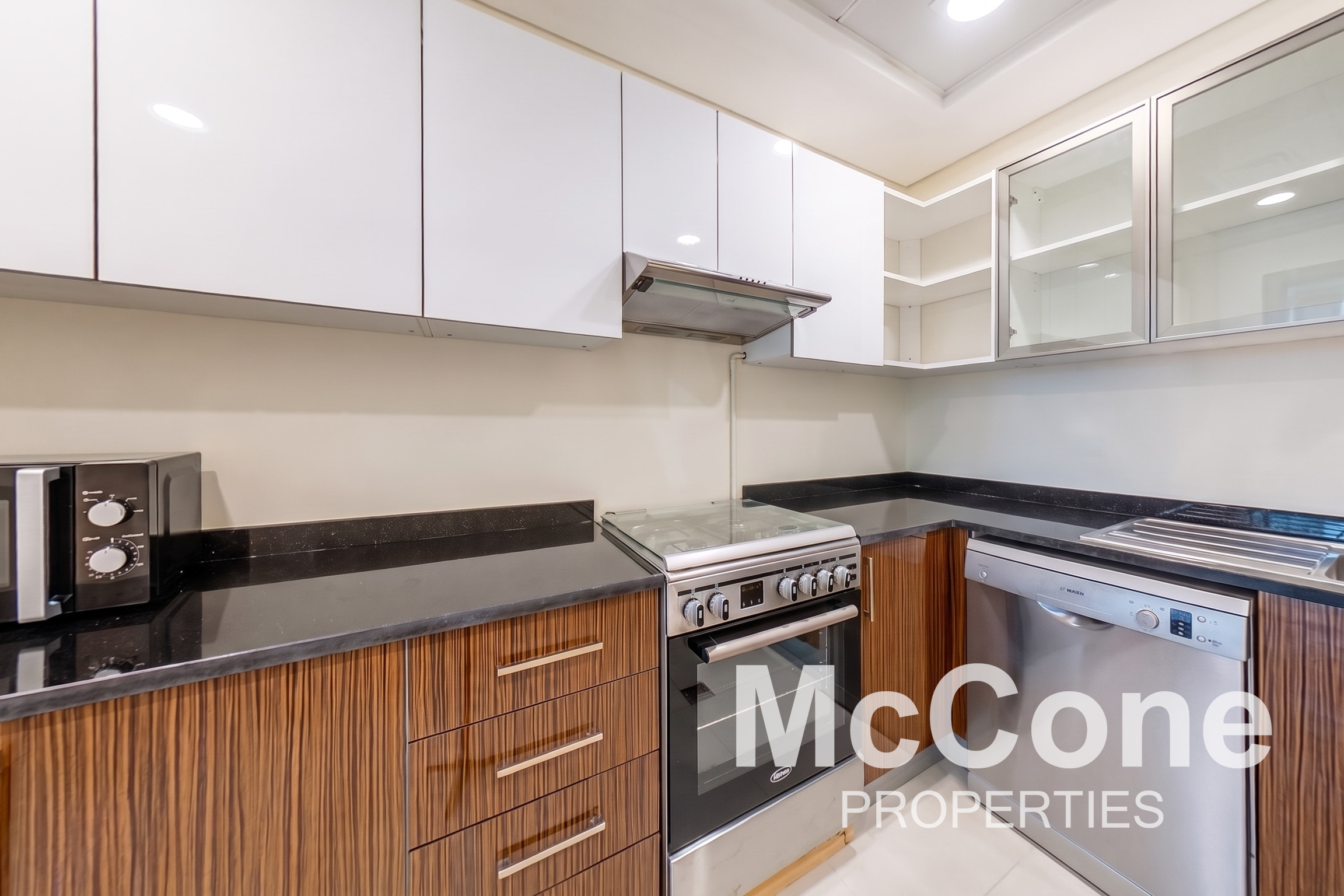 2 Bedroom Apartment for Rent in Marina Arcade Tower, Dubai Marina — photo 4 of 15