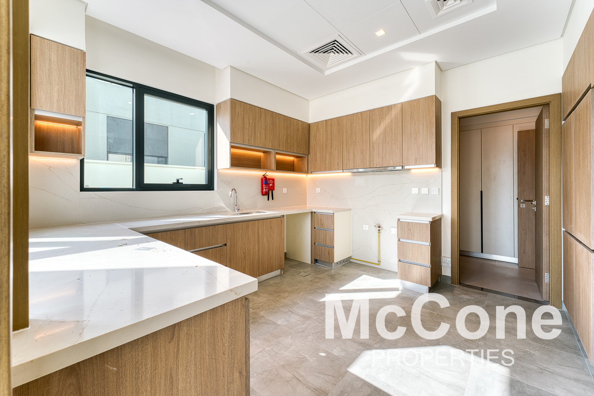4 Bedroom Villa for Rent in Murooj Al Furjan East, Al Furjan — photo 5 of 21