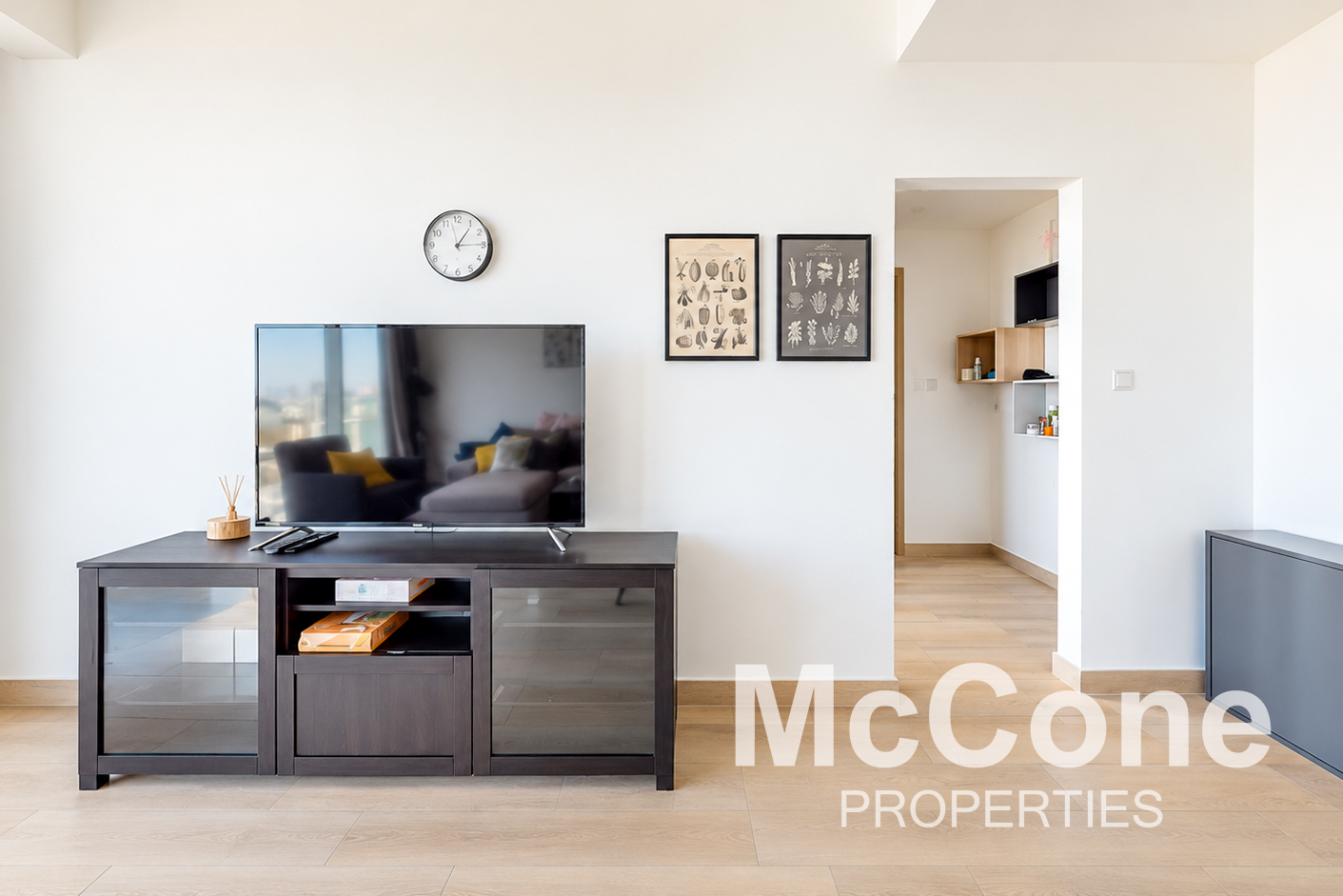 1 Bedroom Apartment for Rent in Bloom Towers C, Jumeirah Village Circle — photo 2 of 10