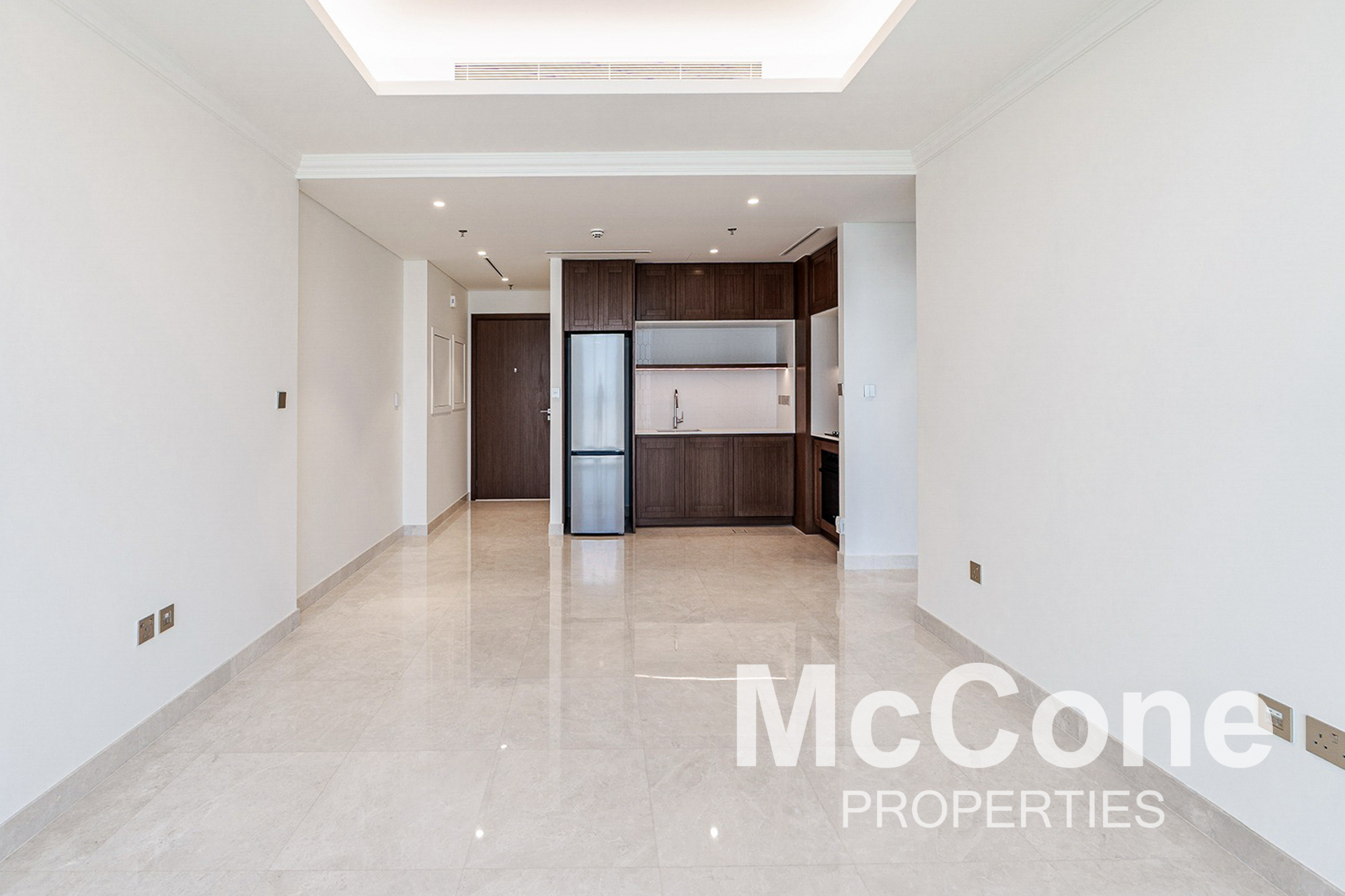 1 Bedroom Apartment for Rent in Palace Beach Residence Tower 2, Dubai Harbour — photo 2 of 12