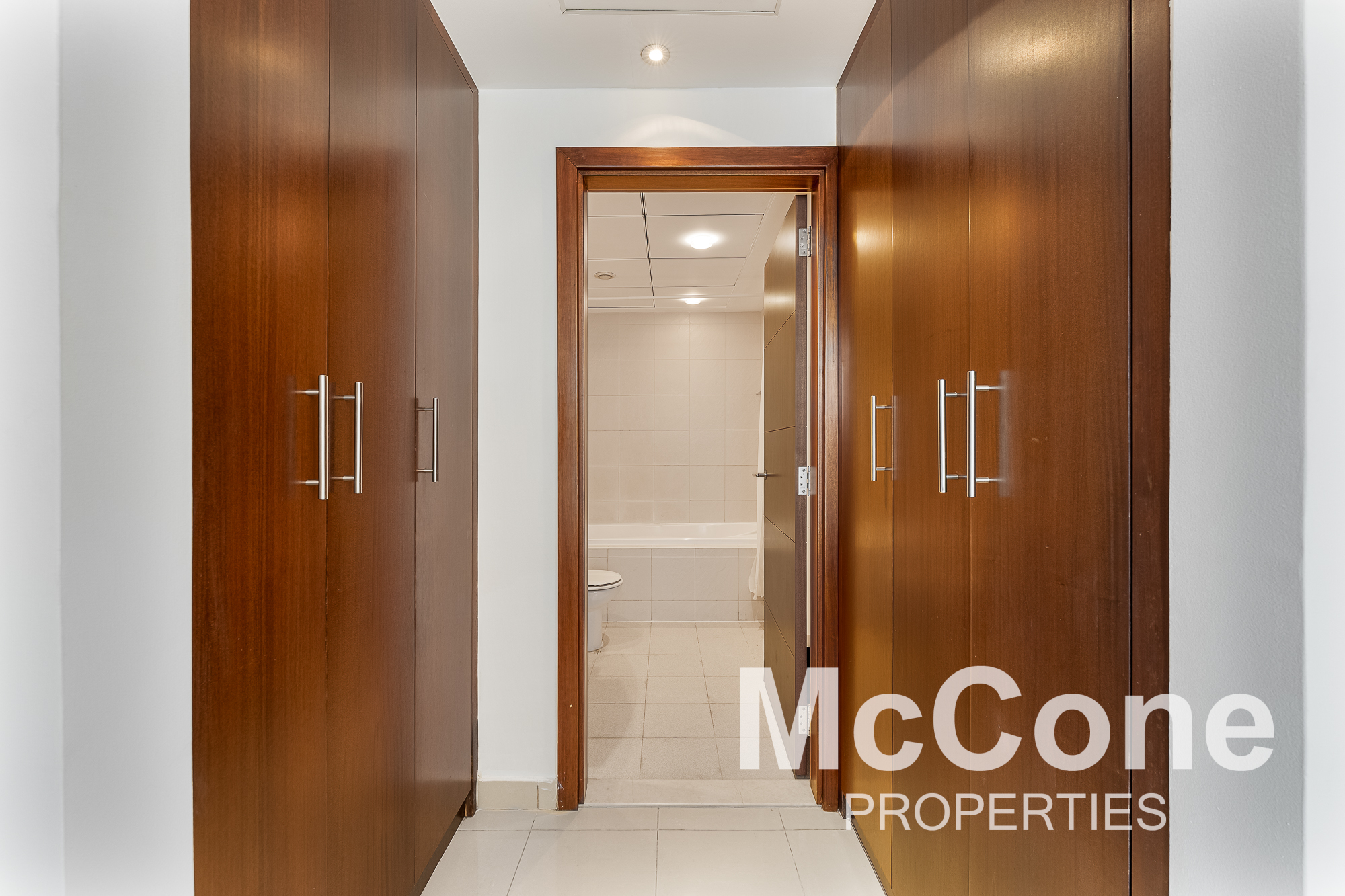 1 Bedroom Apartment for Rent in Standpoint Tower 1, Downtown Dubai — photograph 12 of 20