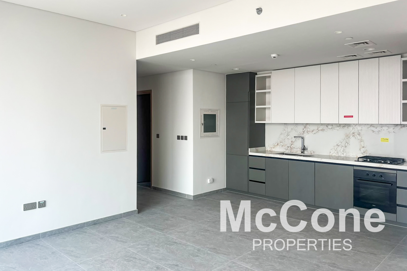 1 Bedroom Apartment for Rent in Peninsula Four, Business Bay — photo 2 of 12