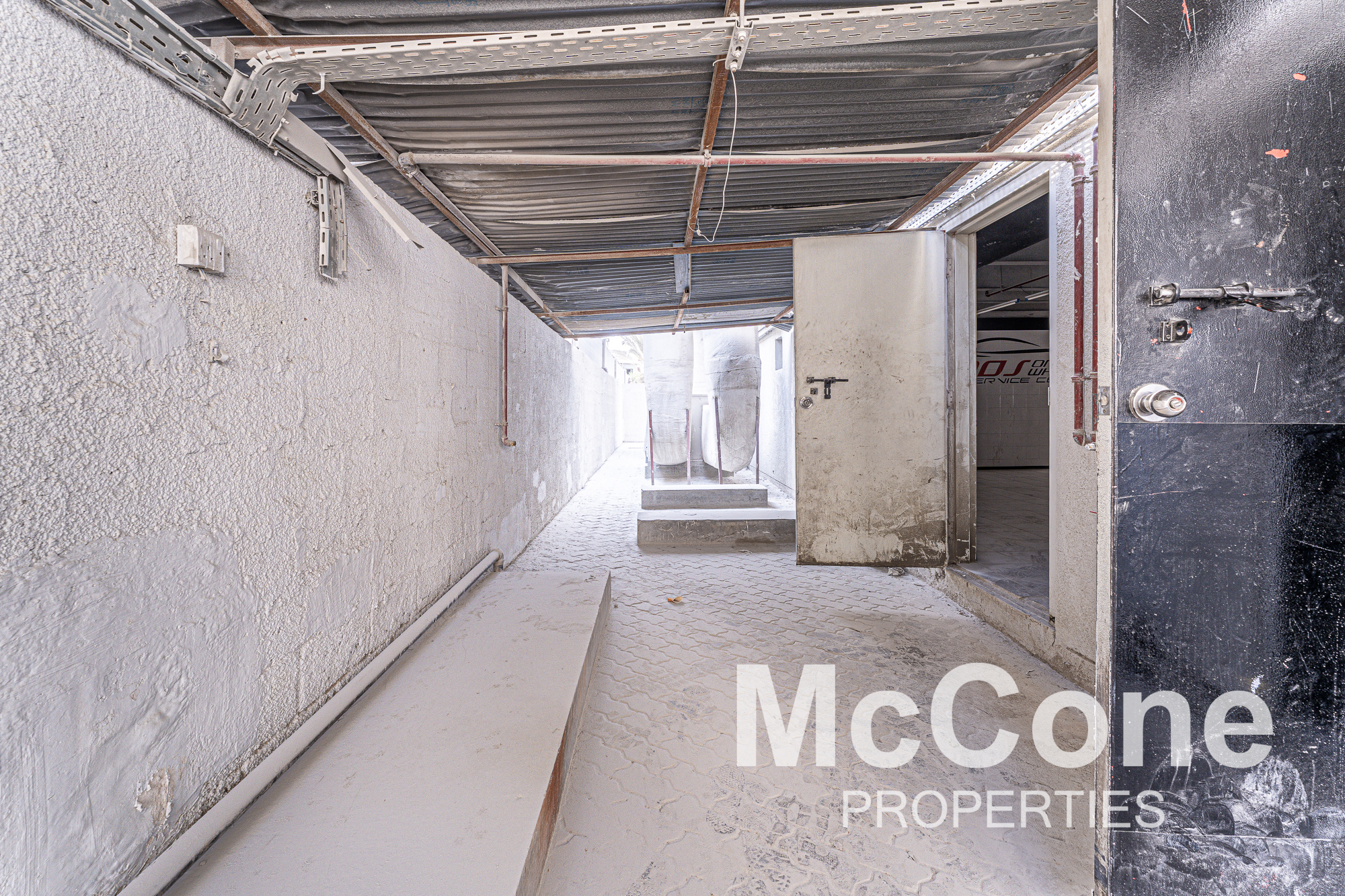 Warehouse for Rent in Al Quoz Industrial Area 3, Al Quoz — photograph 10 of 12