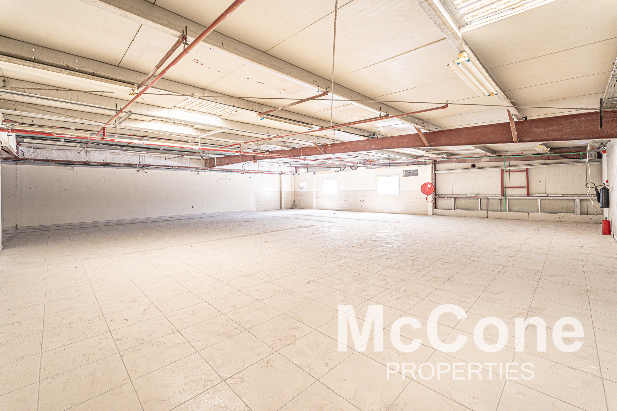 Warehouse for Rent in Al Quoz Industrial Area 3, Al Quoz — photo 8 of 12
