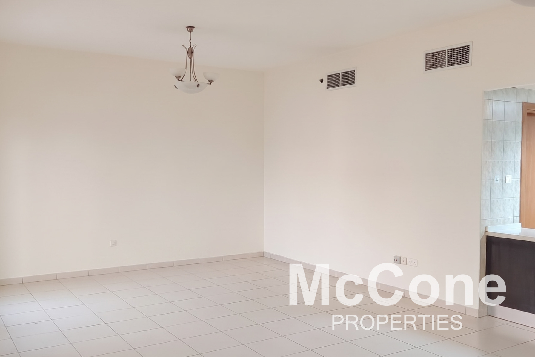2 Bedroom Apartment for Rent in Emirates Gardens 1, Jumeirah Village Circle — photo 3 of 12