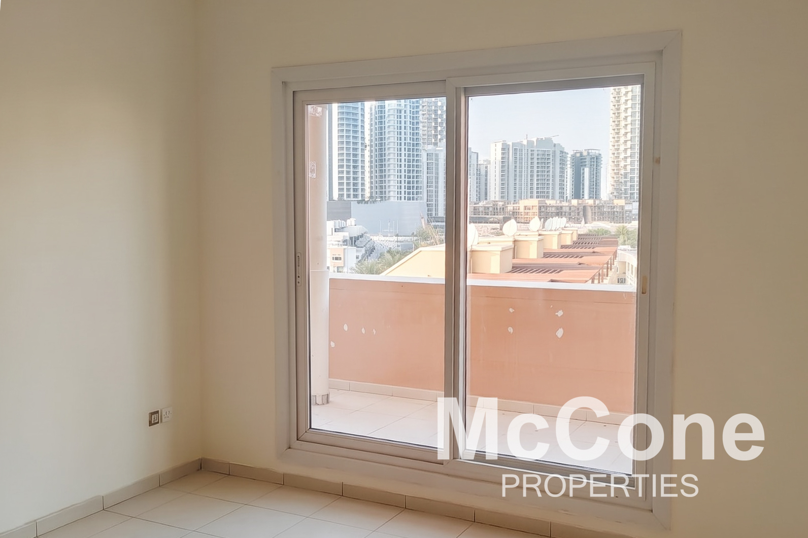 2 Bedroom Apartment for Rent in Emirates Gardens 1, Jumeirah Village Circle — photo 9 of 12