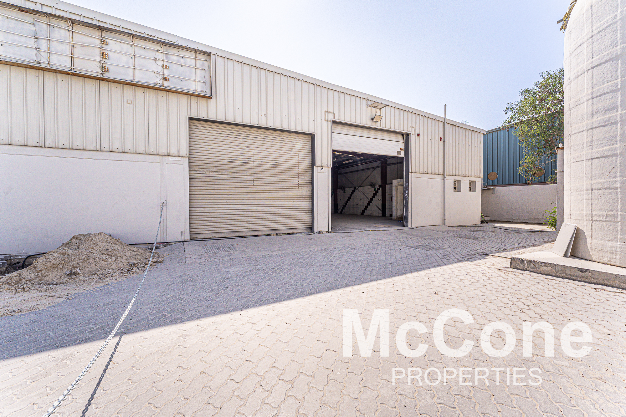 Warehouse for Rent in Al Quoz Industrial Area 3, Al Quoz — photo 9 of 13
