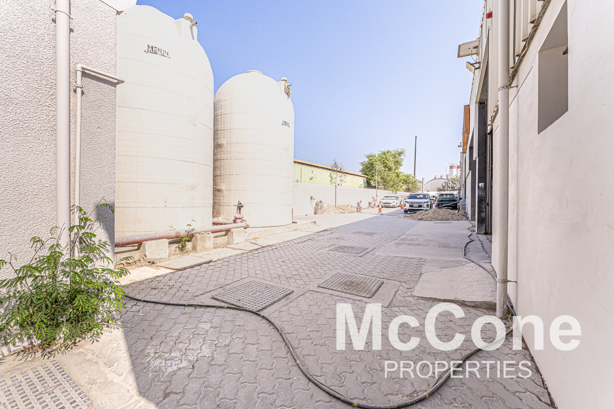 Warehouse for Rent in Al Quoz Industrial Area 3, Al Quoz — photograph 10 of 13