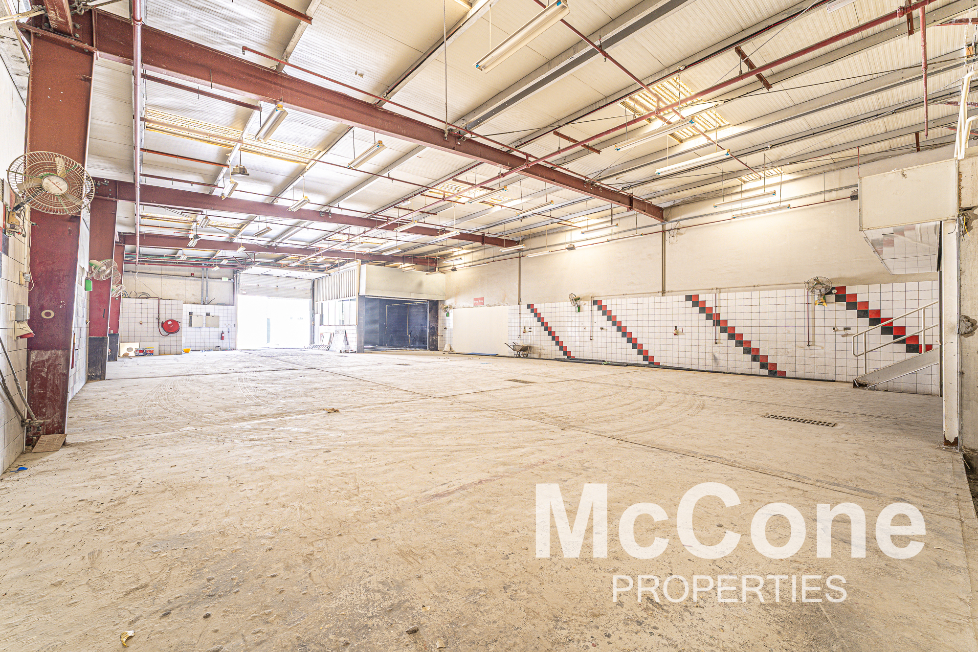 Warehouse for Rent in Al Quoz Industrial Area 3, Al Quoz — photo 8 of 13