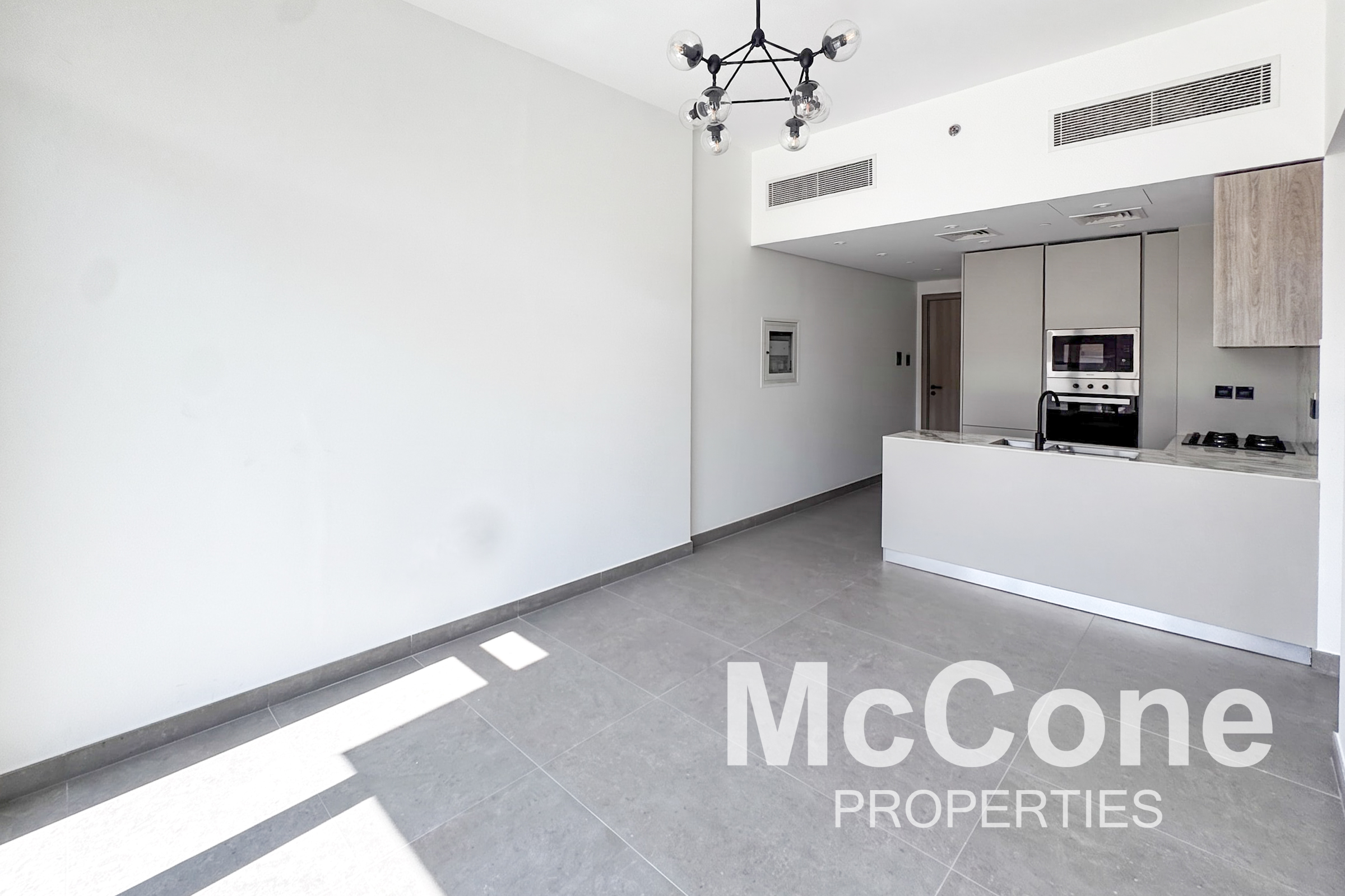 1 Bedroom Apartment for Rent in Oxford Terraces, Jumeirah Village Circle — photo 2 of 21