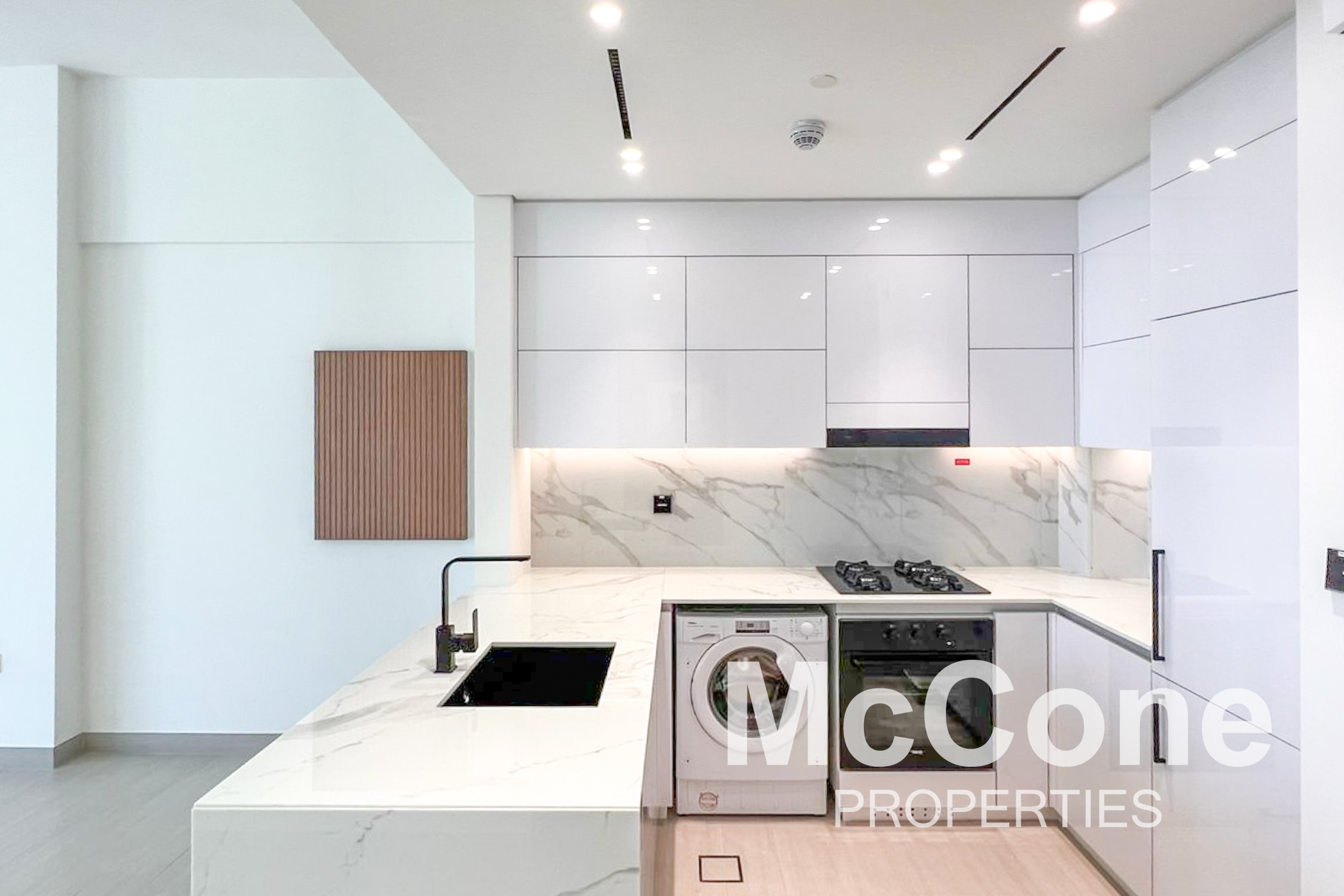 1 Bedroom Apartment for Rent in Binghatti House, Jumeirah Village Circle — photo 2 of 10