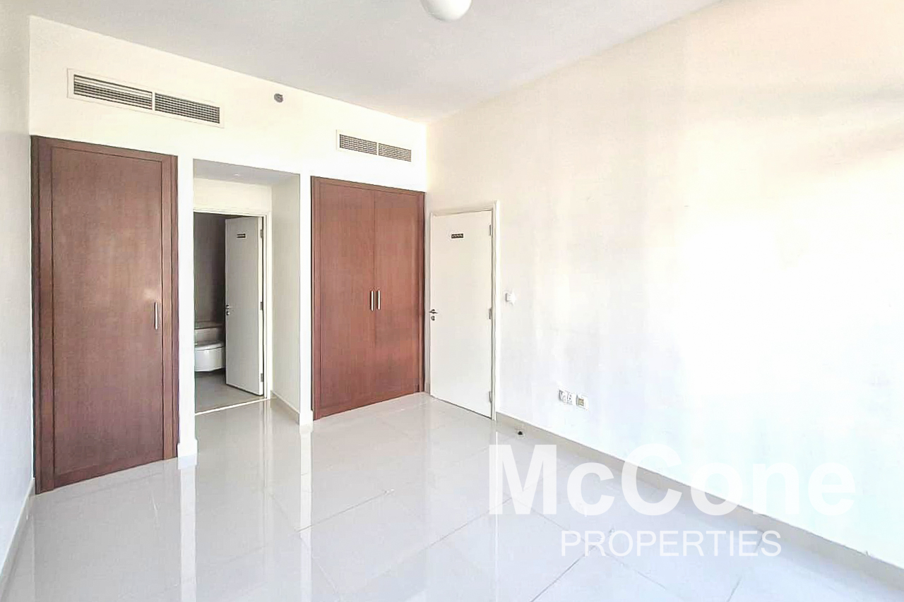 1 Bedroom Apartment for Rent in Boulevard Crescent Tower 1, Downtown Dubai — photo 9 of 17