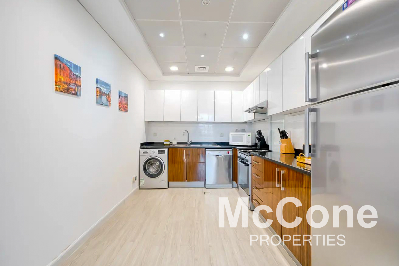 2 Bedroom Apartment for Rent in Marina Arcade Tower, Dubai Marina — photo 3 of 10
