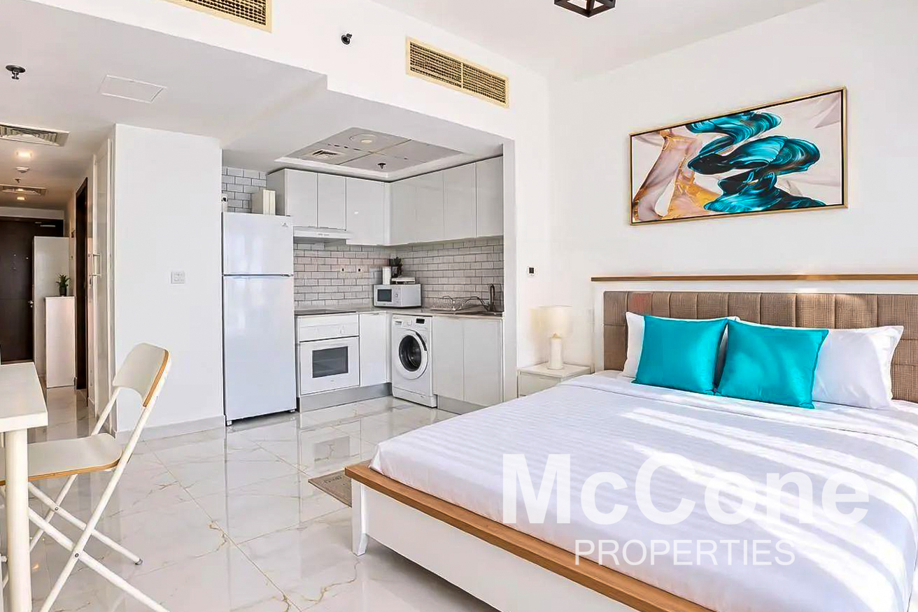 Studio Apartment for Rent in The Point, Dubai Marina — photo 2 of 10