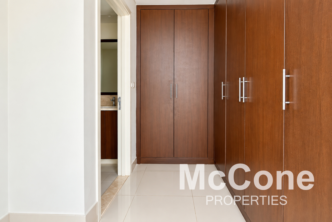 2 Bedroom Apartment for Rent in Boulevard Crescent Tower 2, Downtown Dubai — photograph 19 of 20
