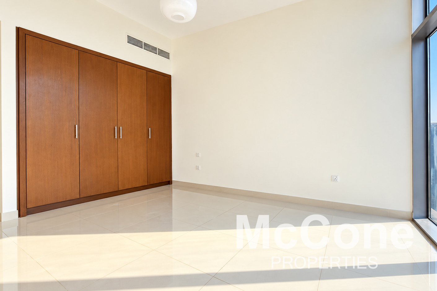 2 Bedroom Apartment for Rent in Boulevard Crescent Tower 2, Downtown Dubai — photograph 16 of 20