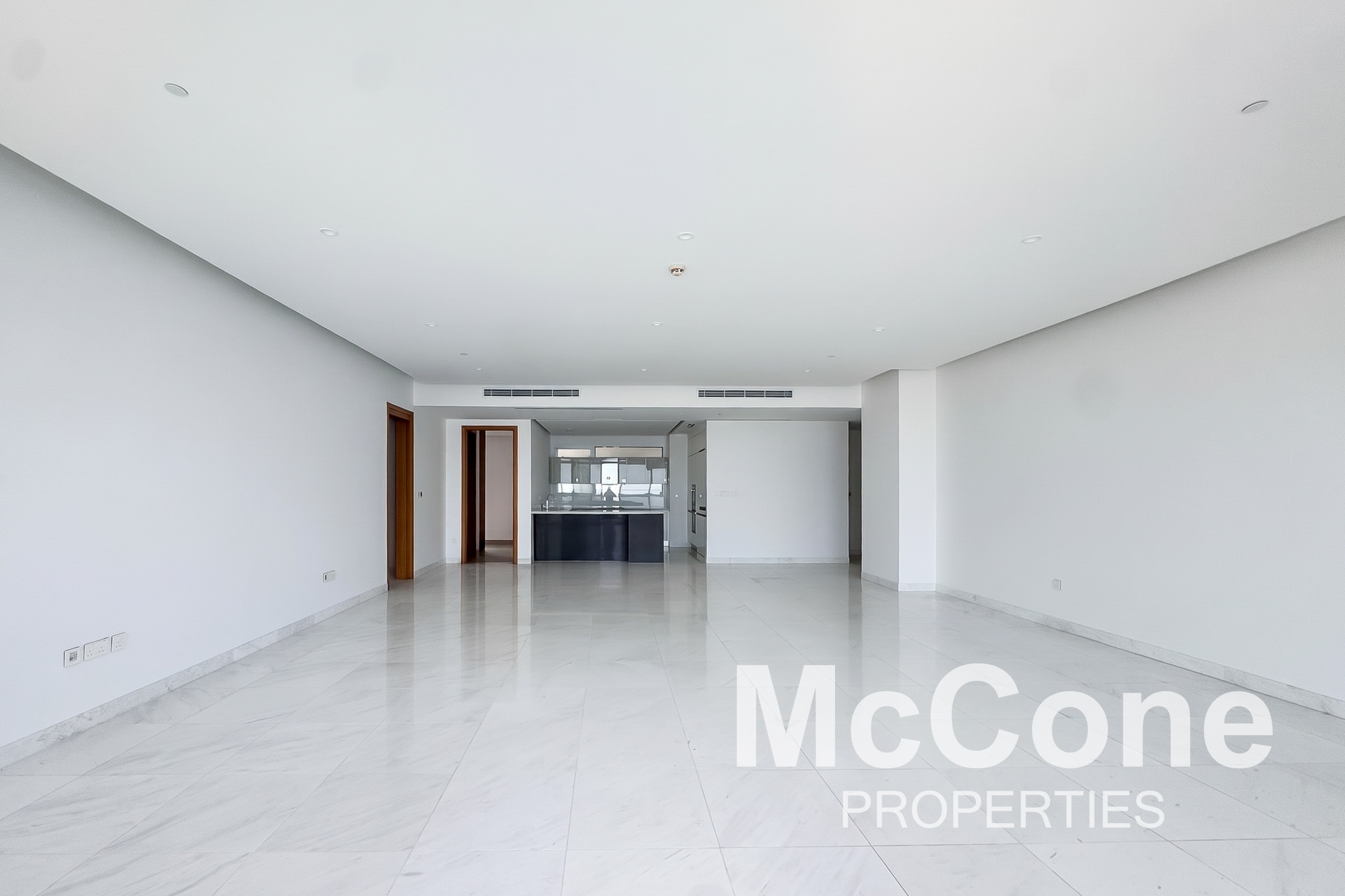 4 Bedroom Apartment for Rent in The One JBR, Jumeirah Beach Residence — photo 2 of 16