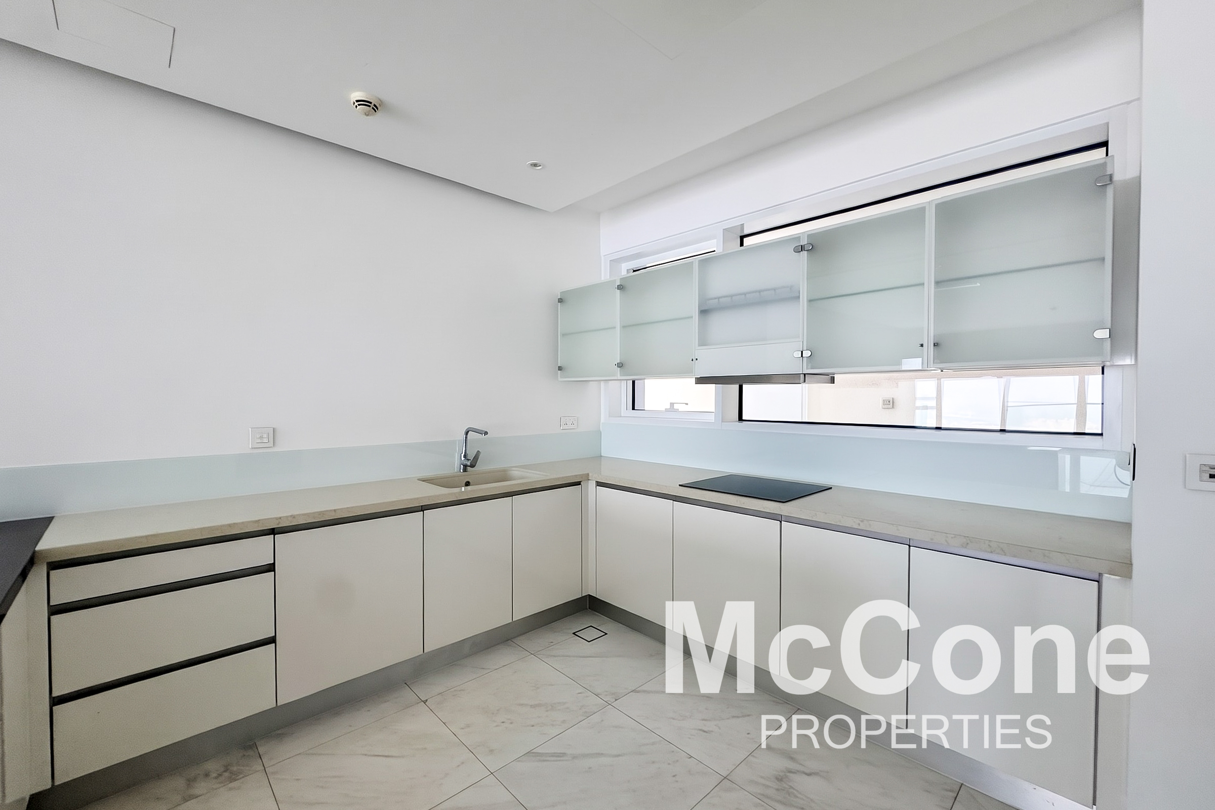 4 Bedroom Apartment for Rent in The One JBR, Jumeirah Beach Residence — photo 5 of 16