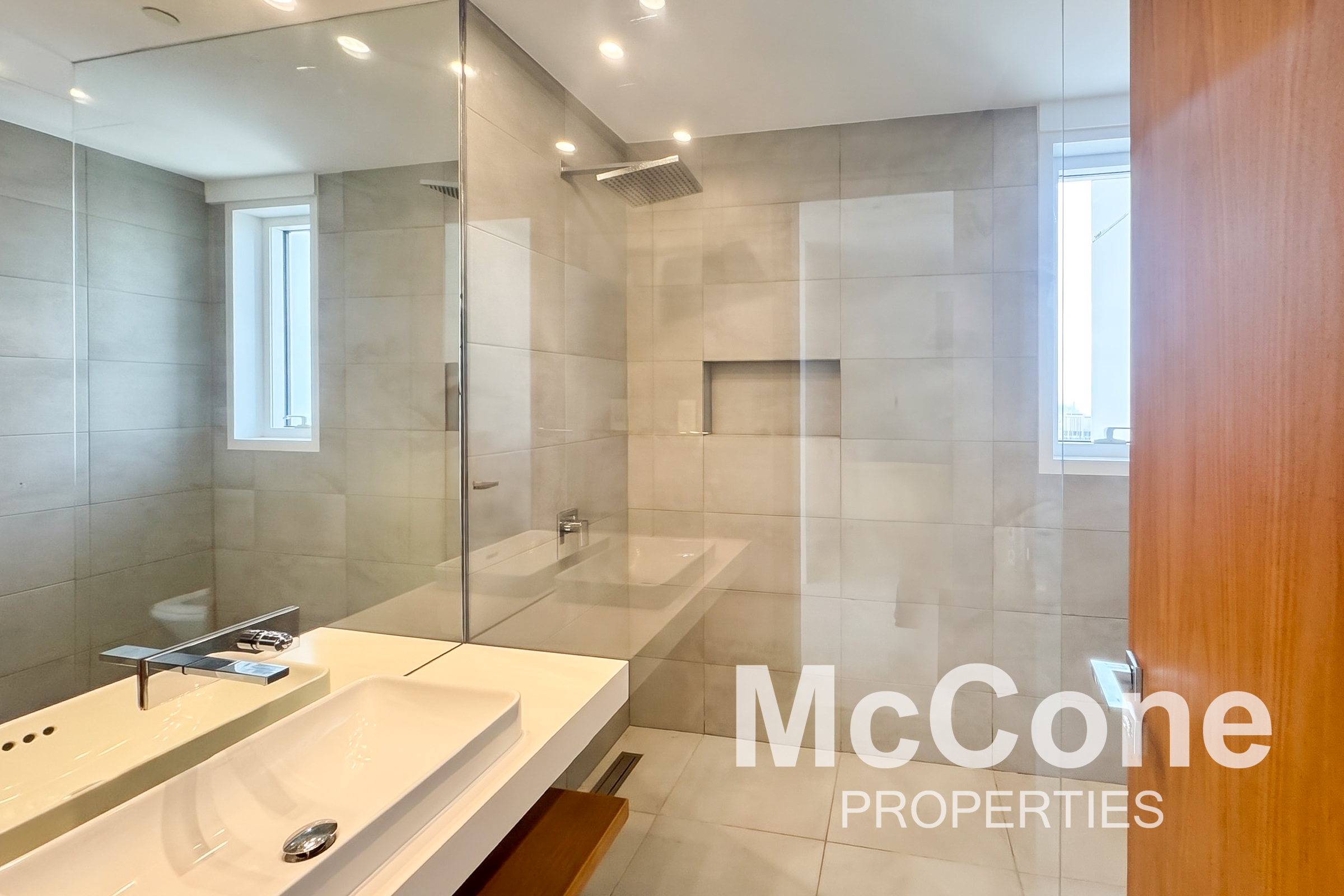 4 Bedroom Apartment for Rent in The One JBR, Jumeirah Beach Residence — photograph 14 of 16