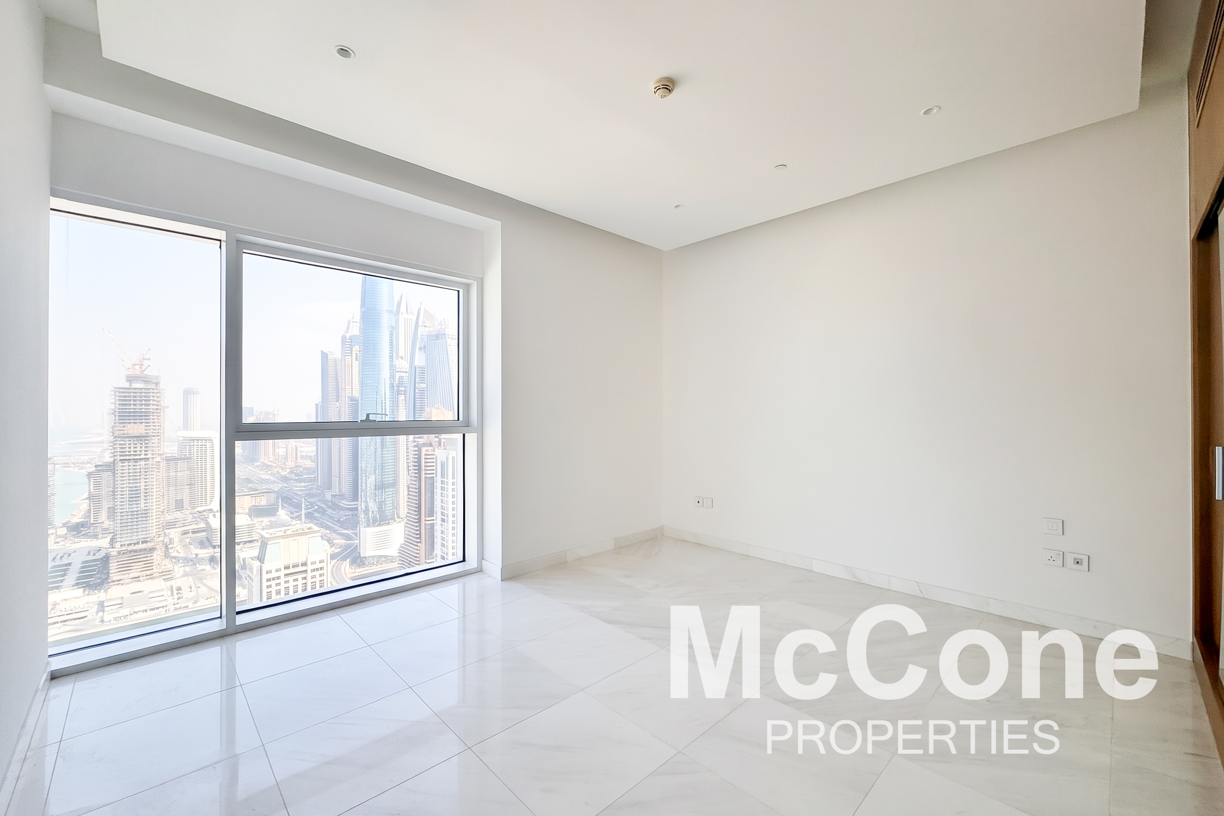 4 Bedroom Apartment for Rent in The One JBR, Jumeirah Beach Residence — photo 9 of 16