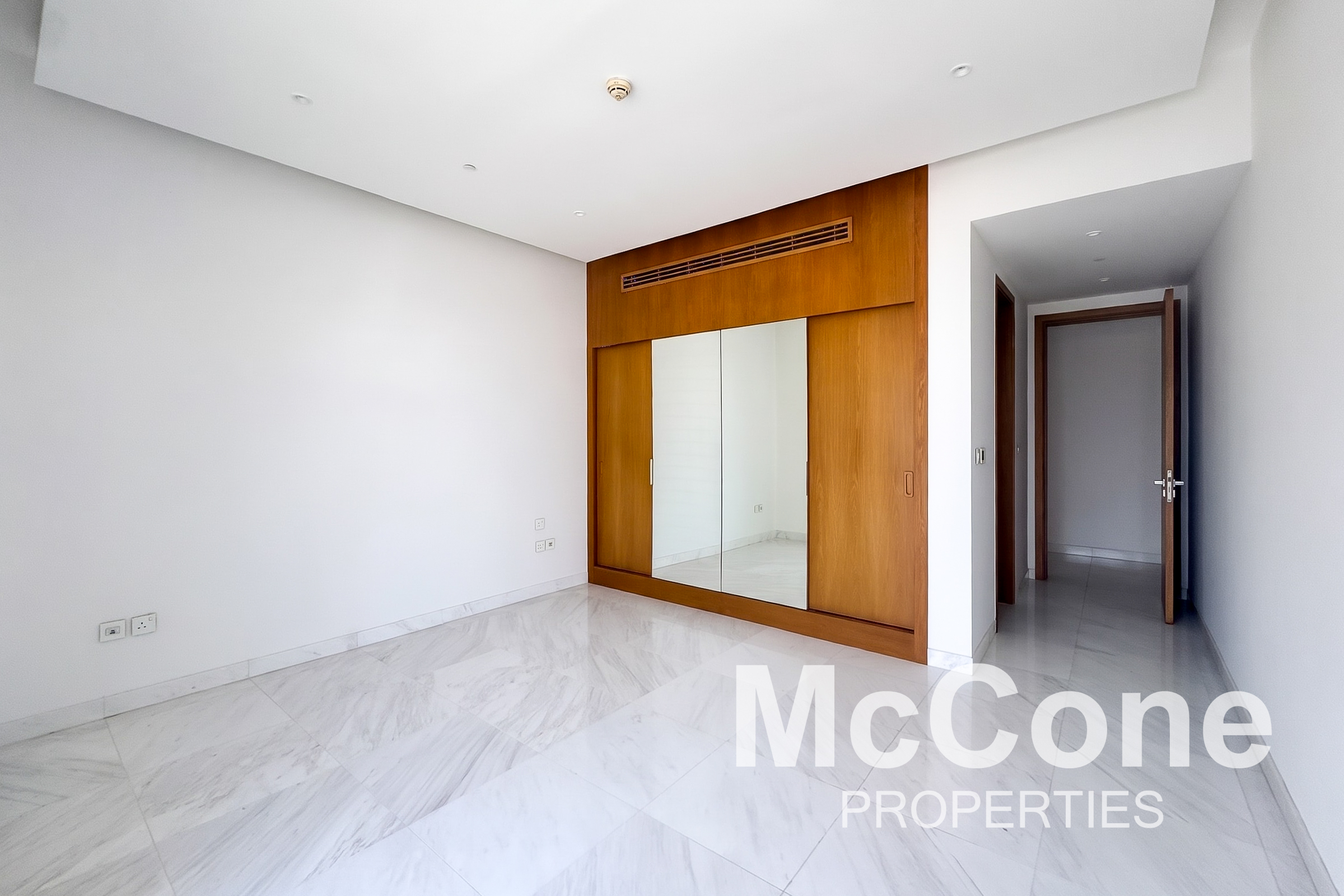 4 Bedroom Apartment for Rent in The One JBR, Jumeirah Beach Residence — photograph 10 of 16