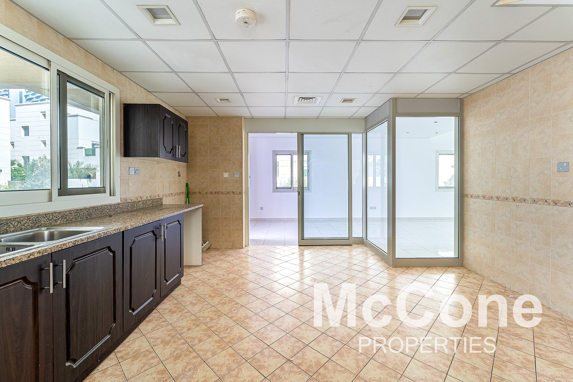4 Bedroom Villa for Rent in Nakheel Circle Villas, Jumeirah Village Circle — photo 9 of 12