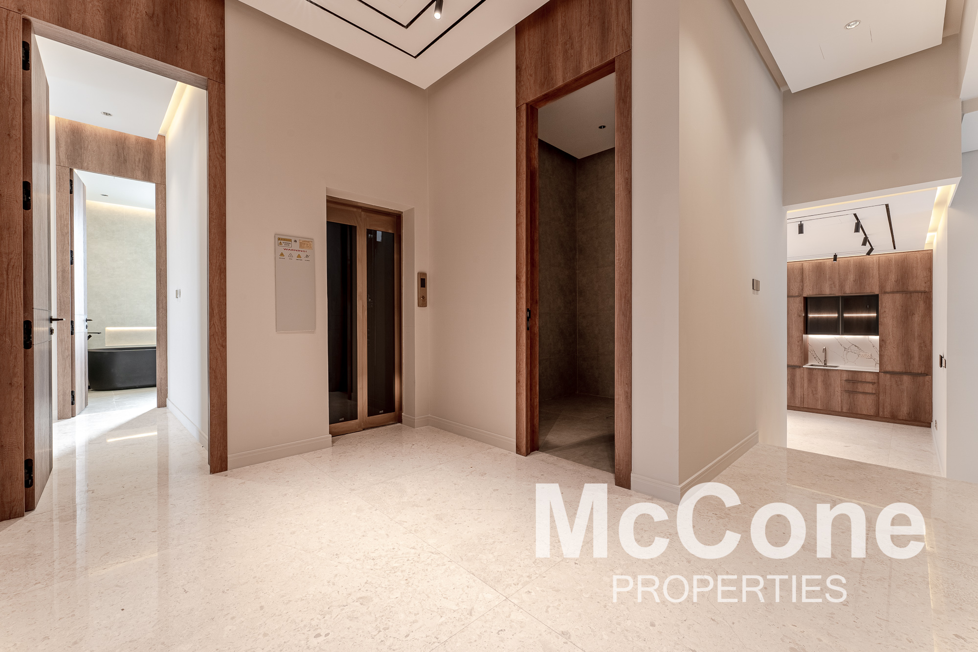 6 Bedroom Villa for Sale in District 4, Jumeirah Park — photograph 11 of 29