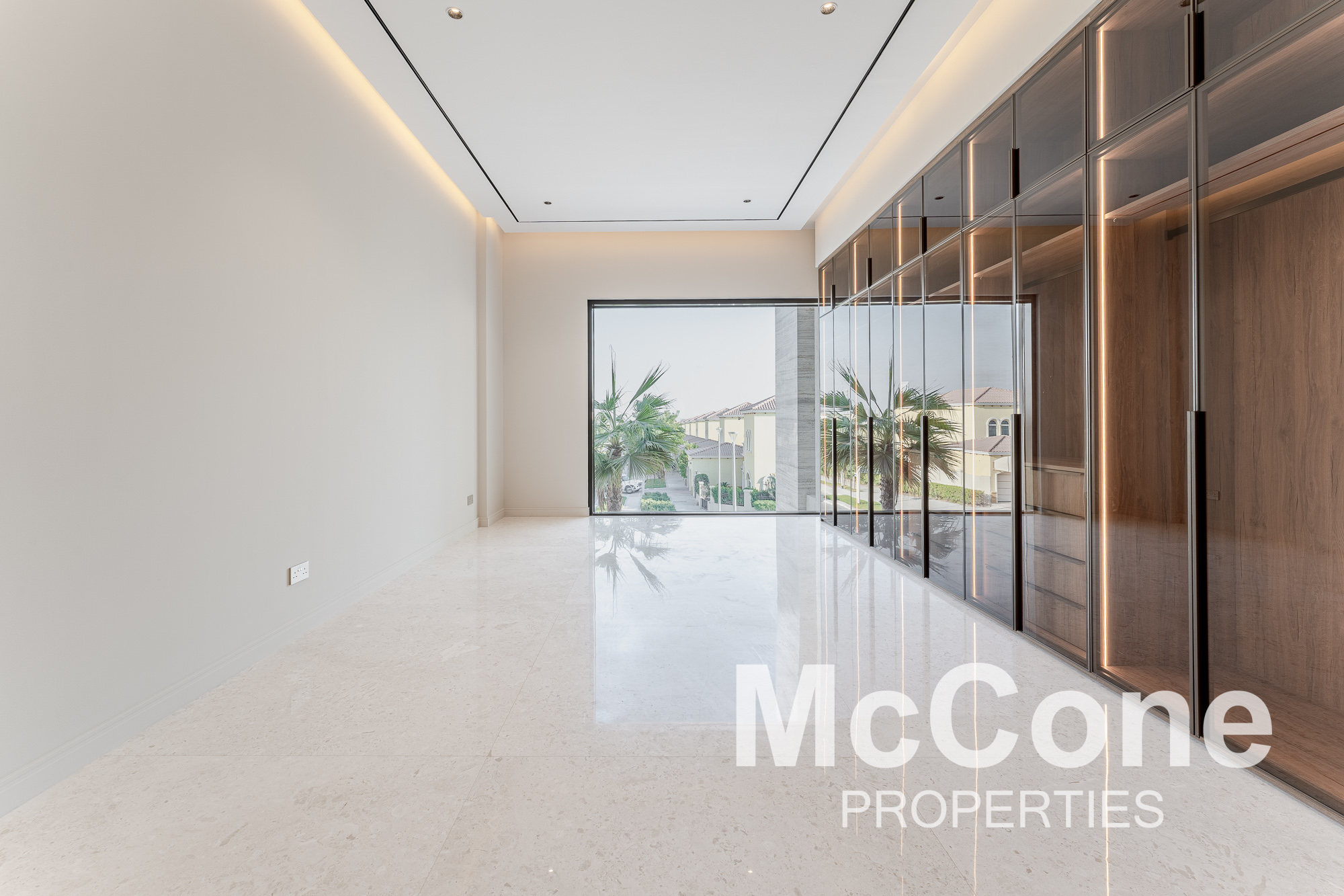 6 Bedroom Villa for Sale in District 4, Jumeirah Park — photograph 15 of 29