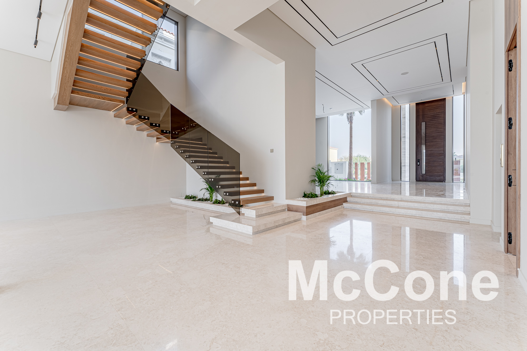 6 Bedroom Villa for Sale in District 4, Jumeirah Park — photo 4 of 29
