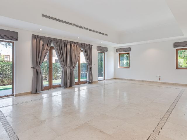 5 Bedroom Villa for Sale in Dubai Style, Al Furjan