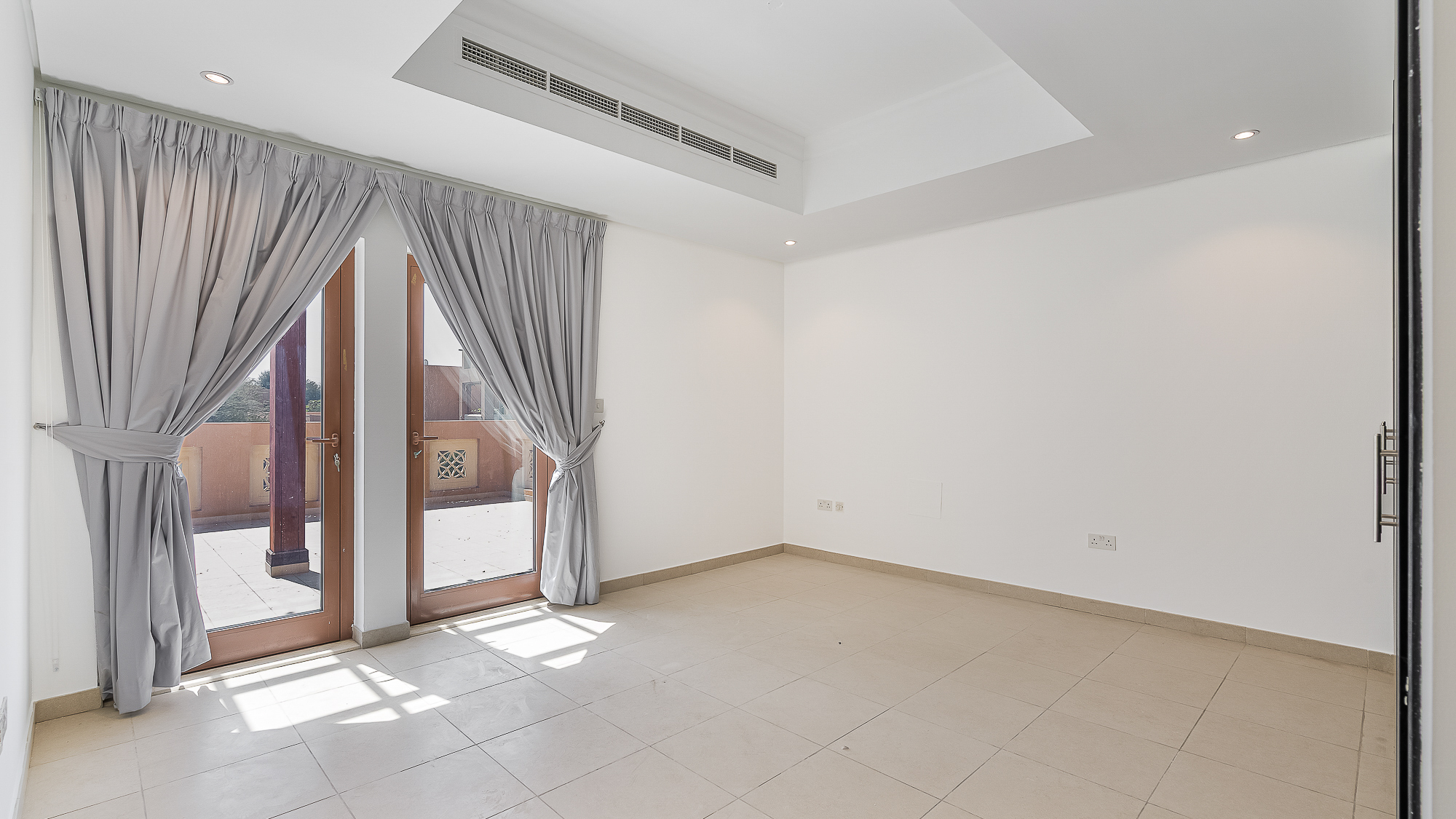 5 Bedroom Villa for Sale in Dubai Style, Al Furjan — photo 8 of 23