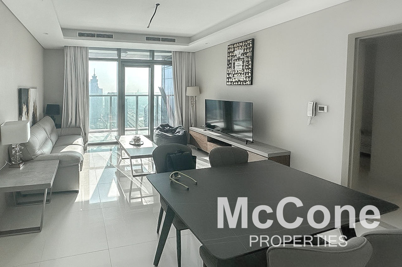 1 Bedroom Apartment for Sale in Paramount Tower Hotel & Residences, Business Bay